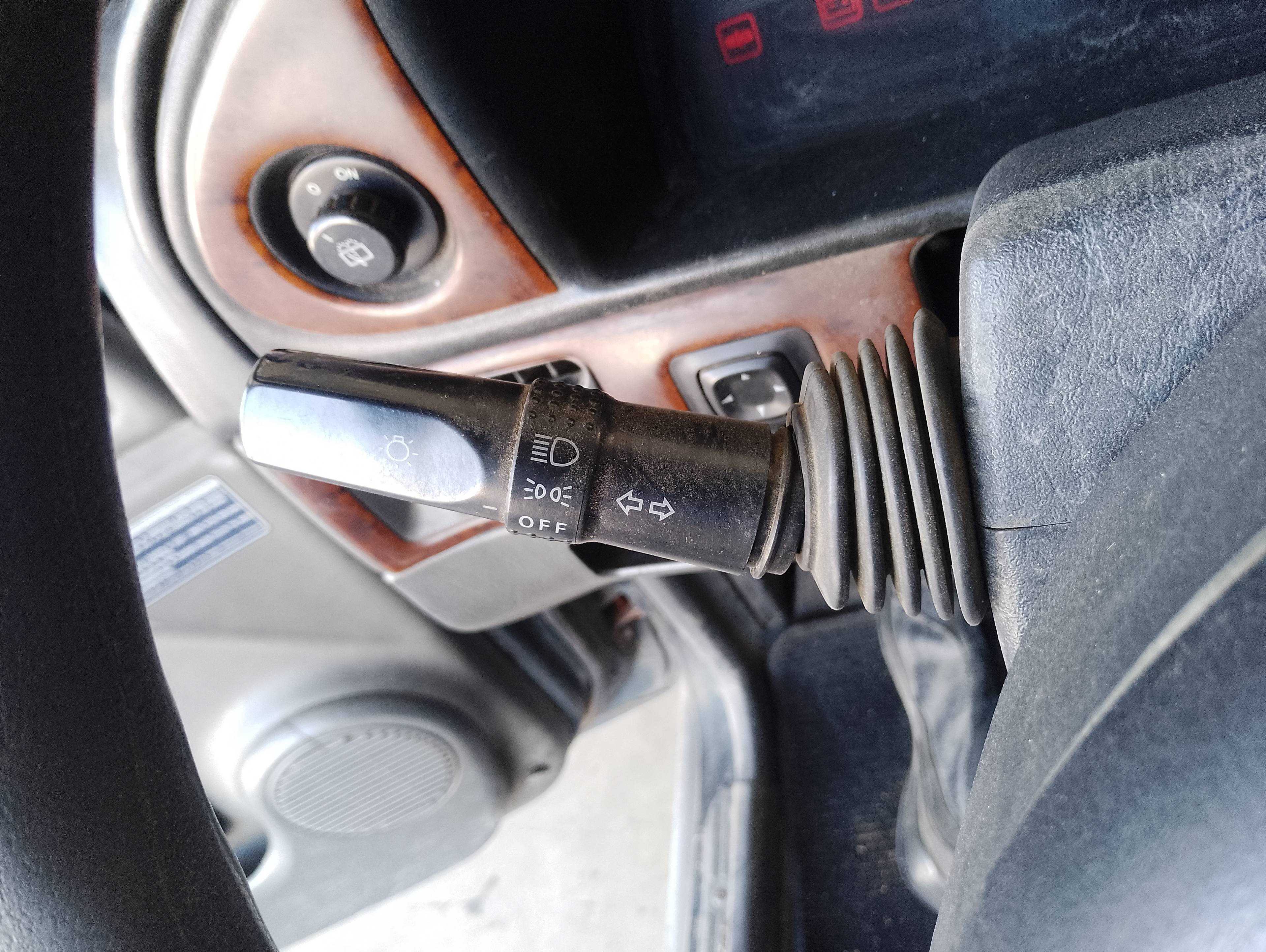 Recambio de mando intermitentes para ssangyong musso 4x4 wagon referencia OEM IAM   