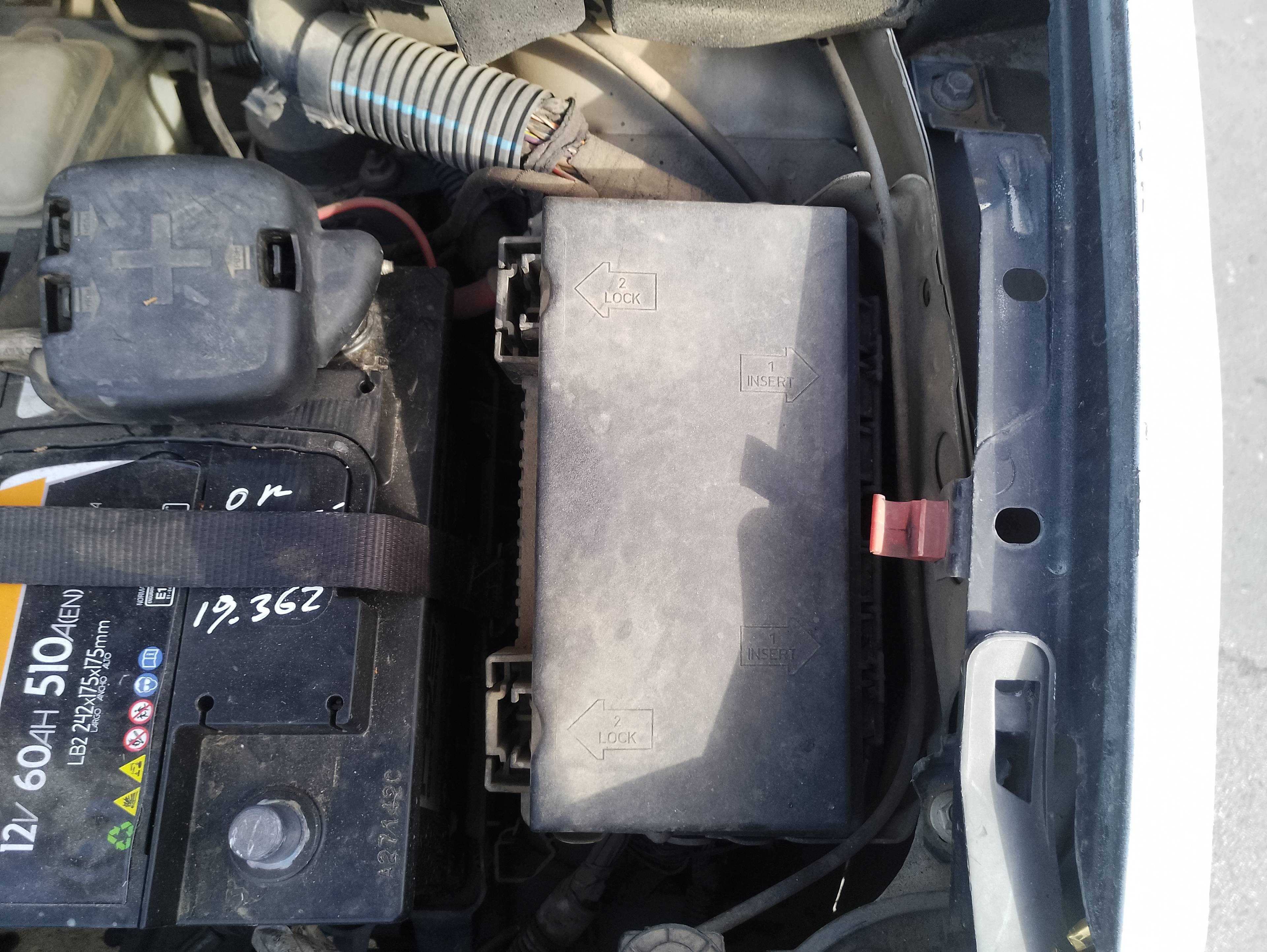 Recambio de caja reles / fusibles para fiat grande punto (199) 1.3 16v multijet active (55kw) referencia OEM IAM   
