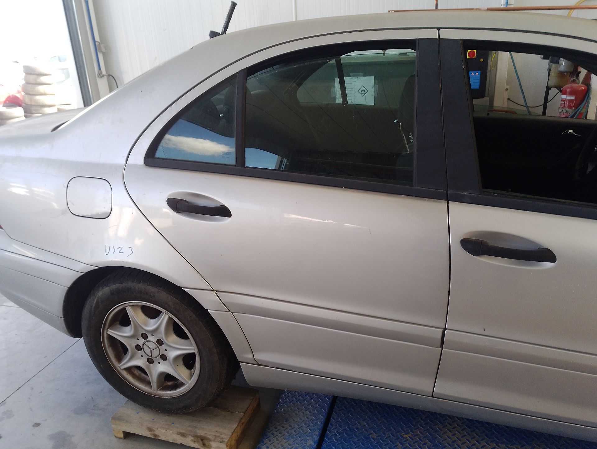 Recambio de puerta trasera derecha para mercedes-benz clase c (w203) c 220 cdi (203.006) referencia OEM IAM   