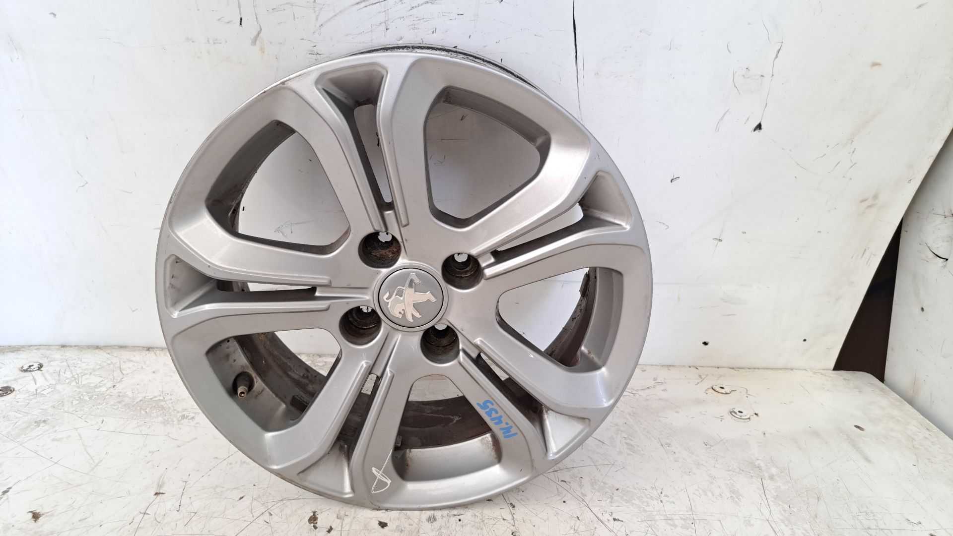 Recambio de llanta para peugeot 208 1.6 16v hdi fap referencia OEM IAM r16 9673773677 