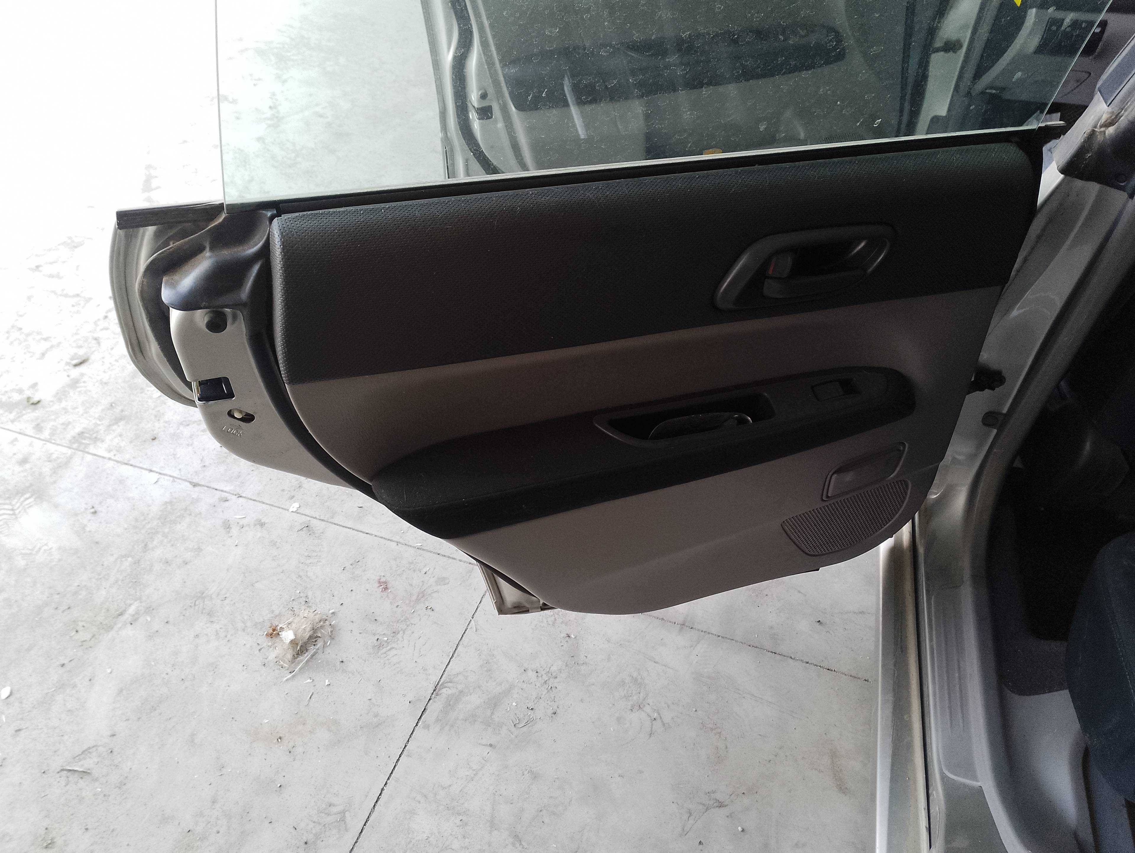 Recambio de guarnecido puerta trasera izquierda para subaru forester s11 (sg) 2.0 referencia OEM IAM   