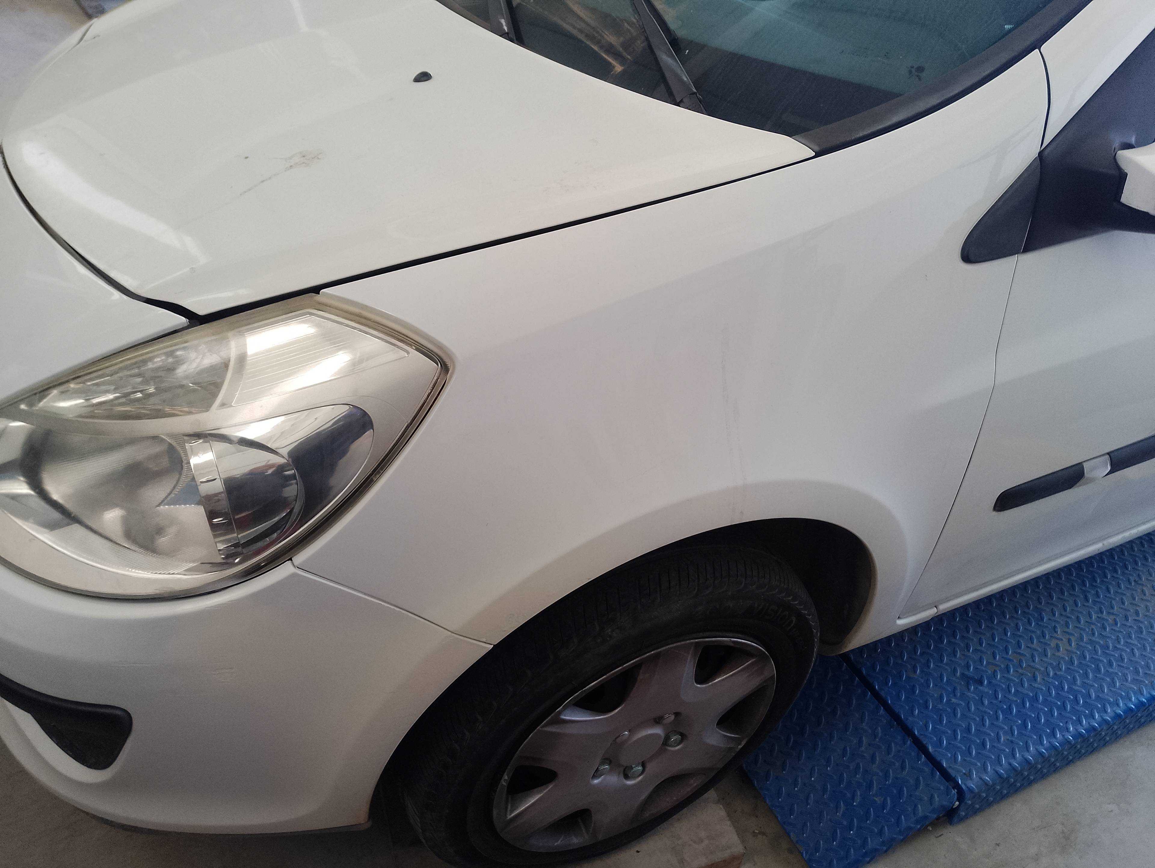 Recambio de aleta delantera izquierda para renault clio iii referencia OEM IAM   