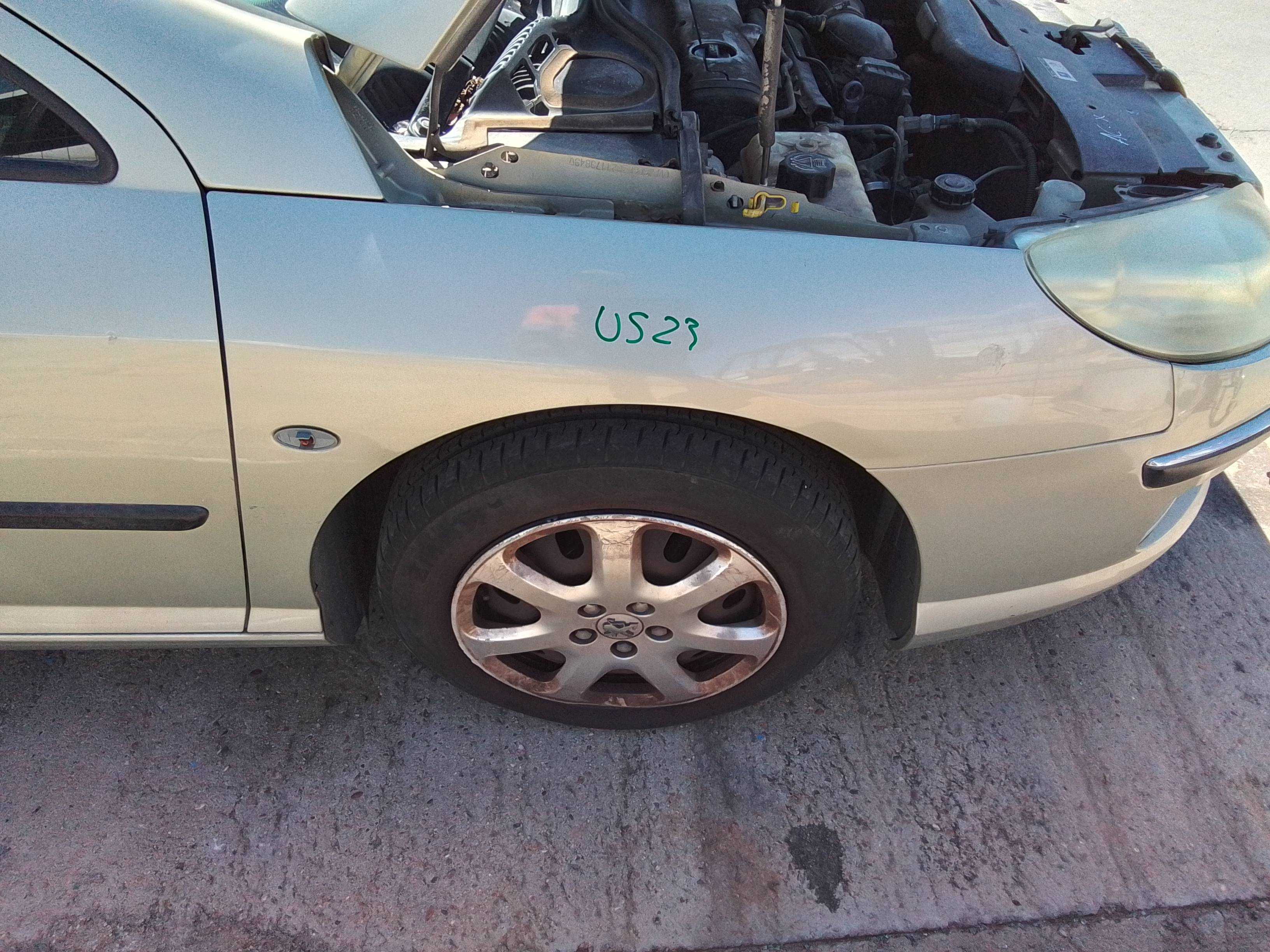 Recambio de aleta delantera derecha para peugeot 407 sr confort referencia OEM IAM   