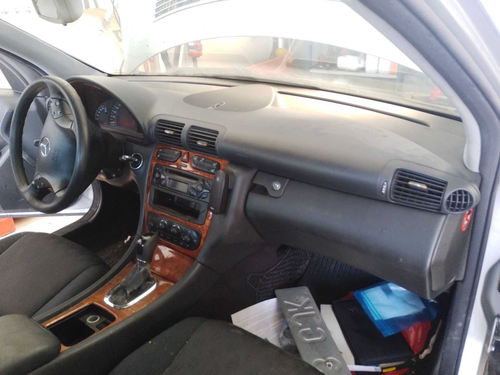 Recambio de salpicadero para mercedes-benz clase c (w203) c 220 cdi (203.006) referencia OEM IAM   