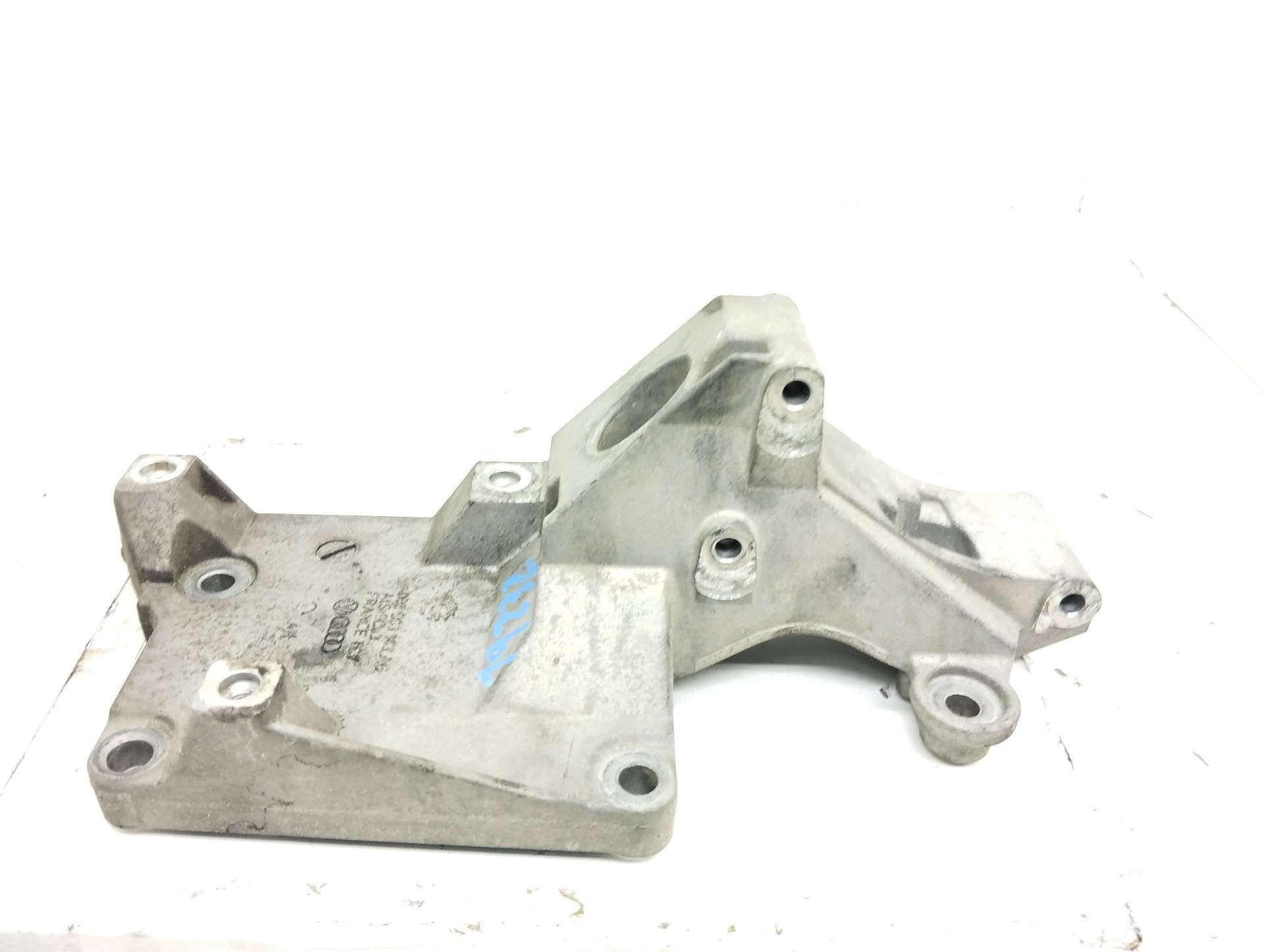 Recambio de soporte alternador para seat ibiza (6j5) ecomotive referencia OEM IAM 038903143AG  