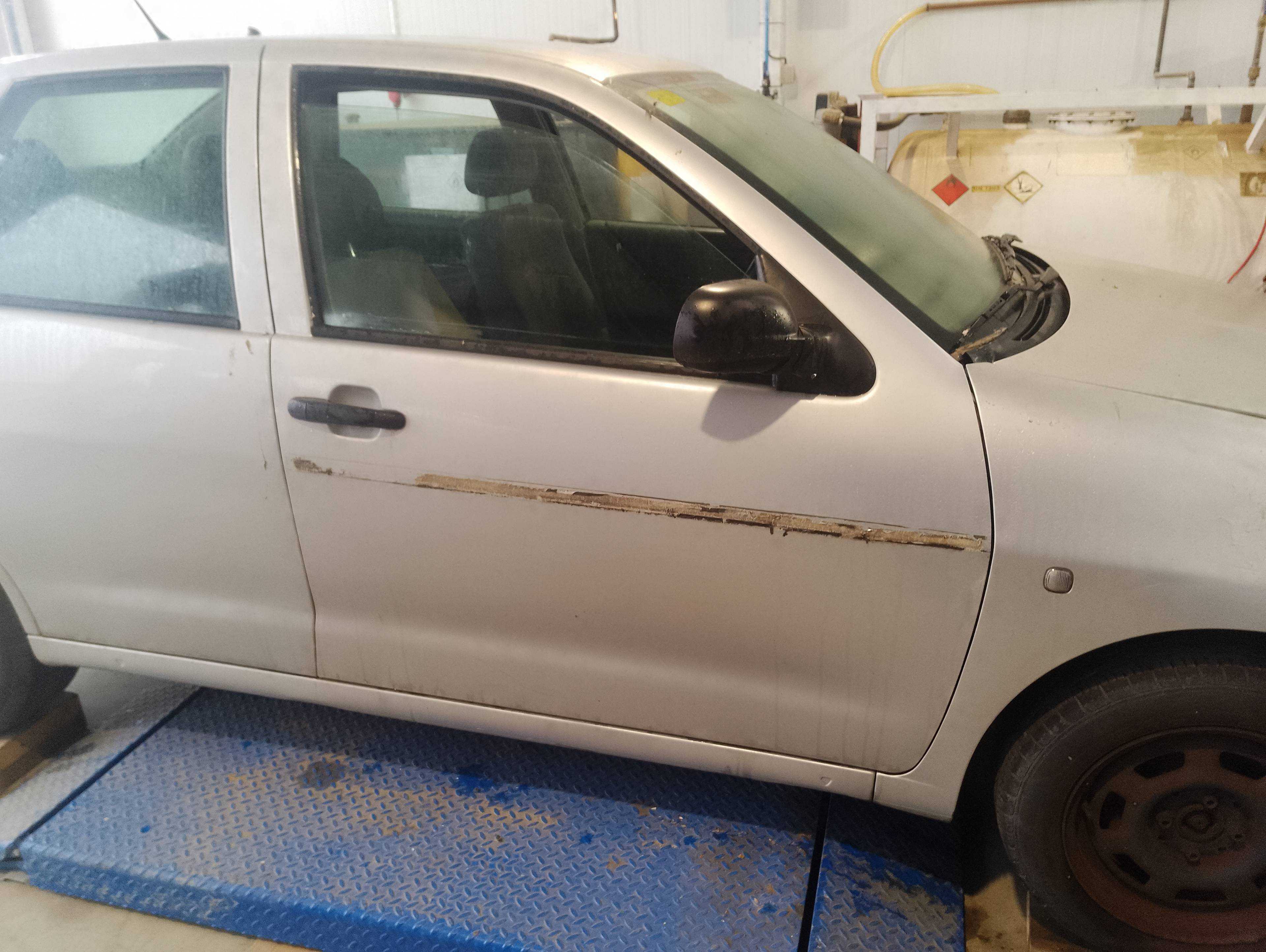 Recambio de puerta delantera derecha para seat cordoba berlina (6k2) sport referencia OEM IAM   