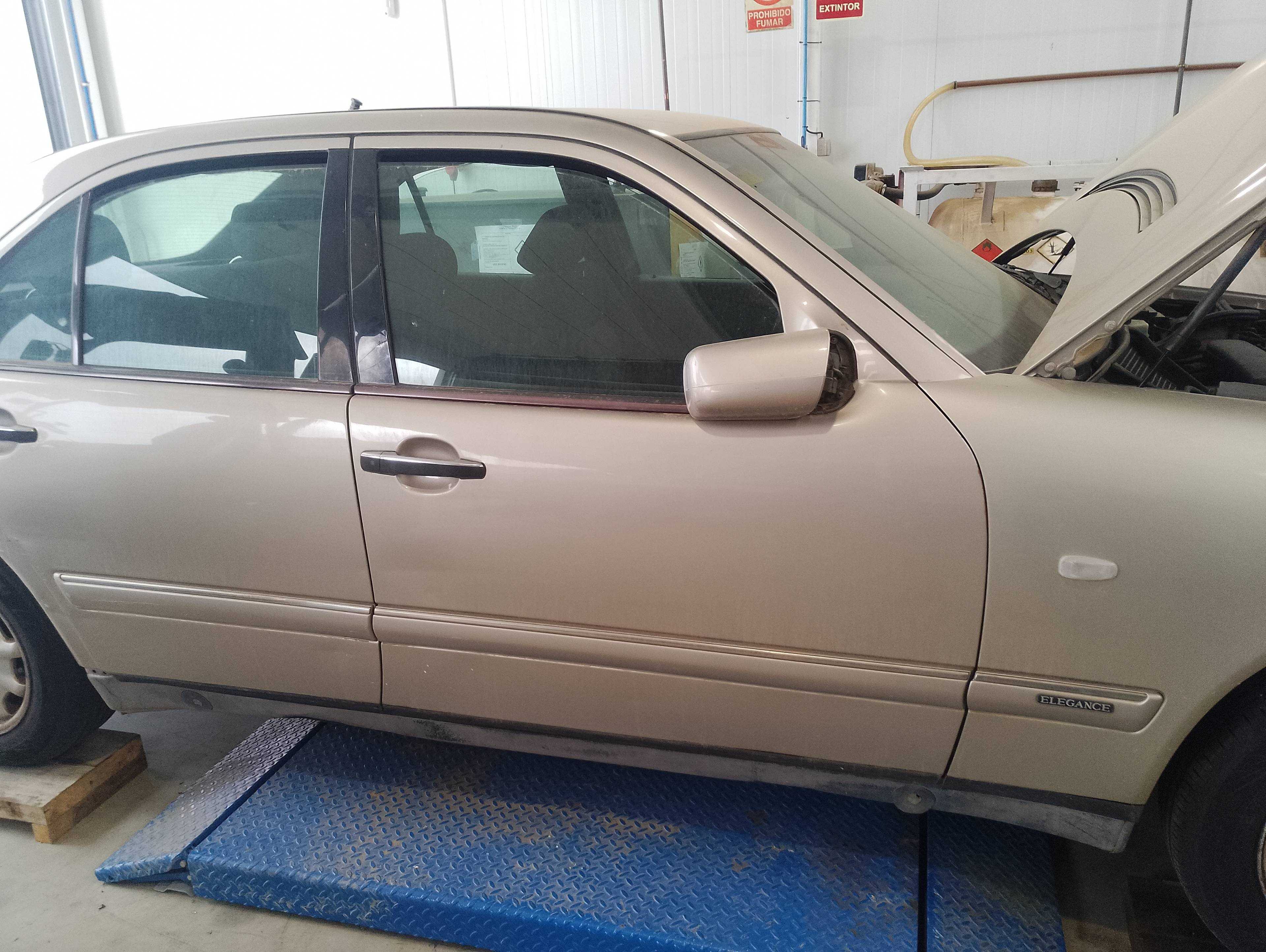 Recambio de puerta delantera derecha para mercedes-benz clase e (w210) berlina 200 (210.035) referencia OEM IAM   