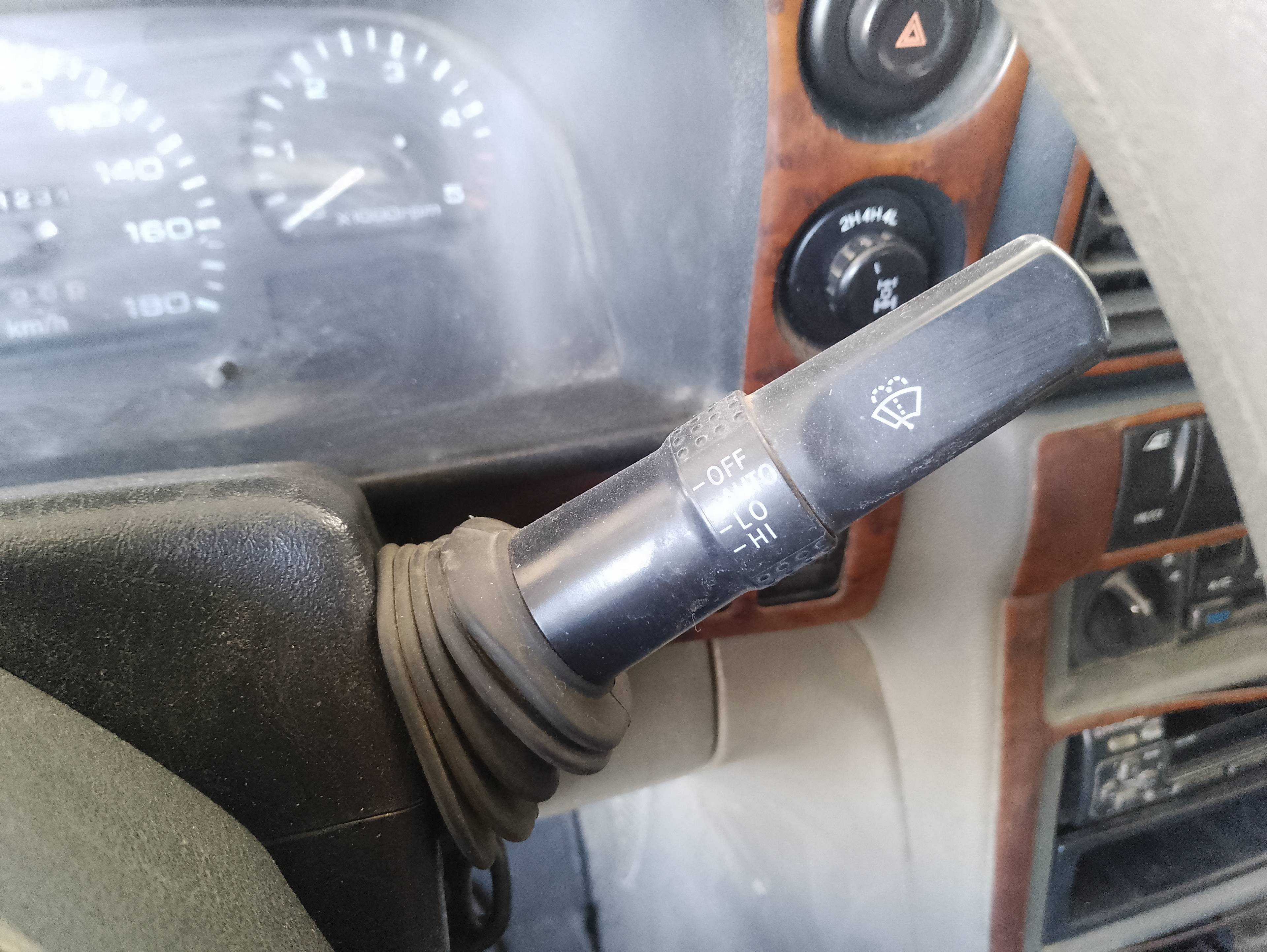 Recambio de mando limpia para ssangyong musso 4x4 wagon referencia OEM IAM   