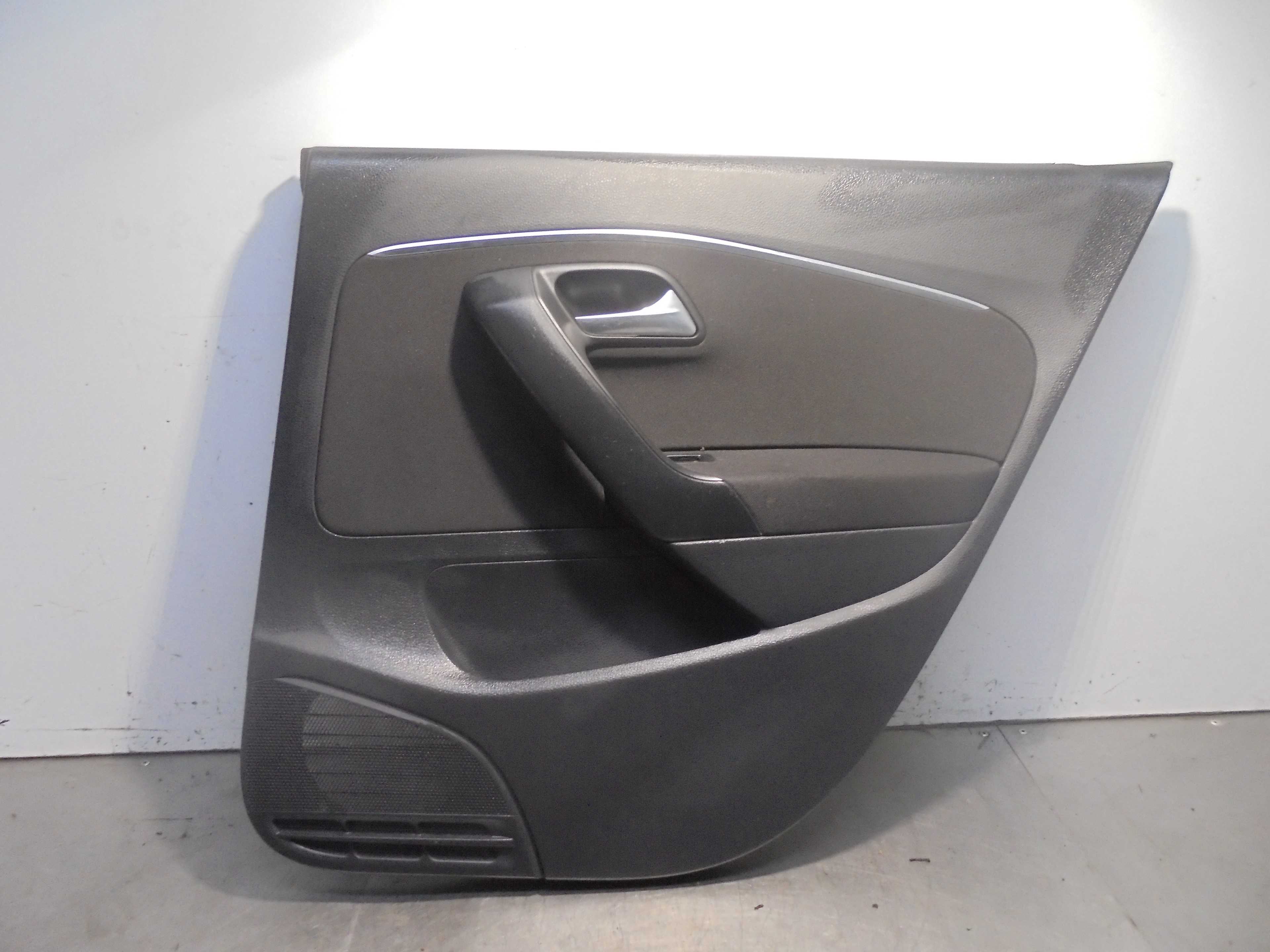 Recambio de guarnecido puerta trasera derecha para volkswagen polo (6r1) 1.4 tdi referencia OEM IAM 6C6867212  
