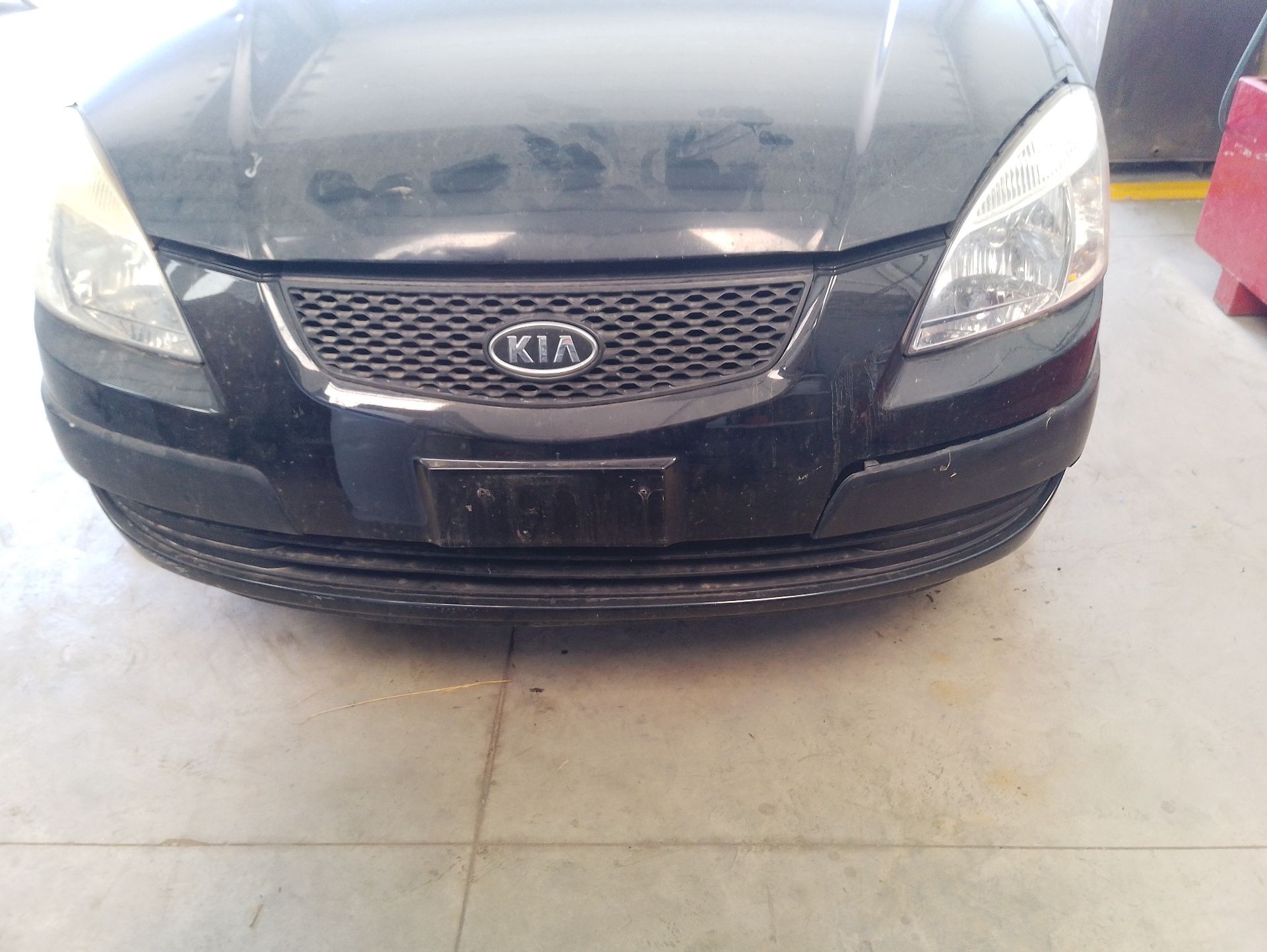 Recambio de paragolpes delantero para kia rio ii sedán (jb) 1.4 16v referencia OEM IAM 865111G000  