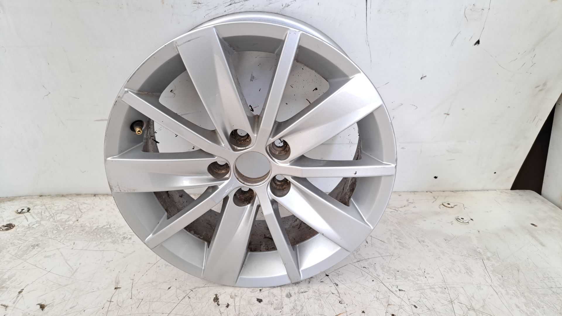 Recambio de llanta para volkswagen polo (6r1) 1.4 tdi referencia OEM IAM r15 6c0601025 