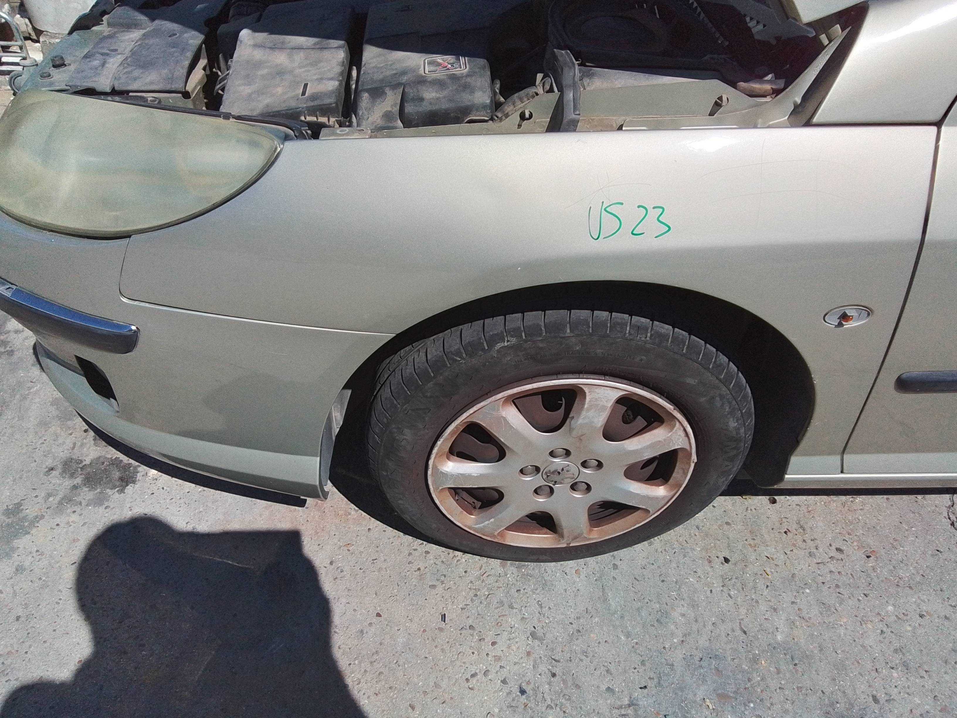Recambio de aleta delantera izquierda para peugeot 407 sr confort referencia OEM IAM   