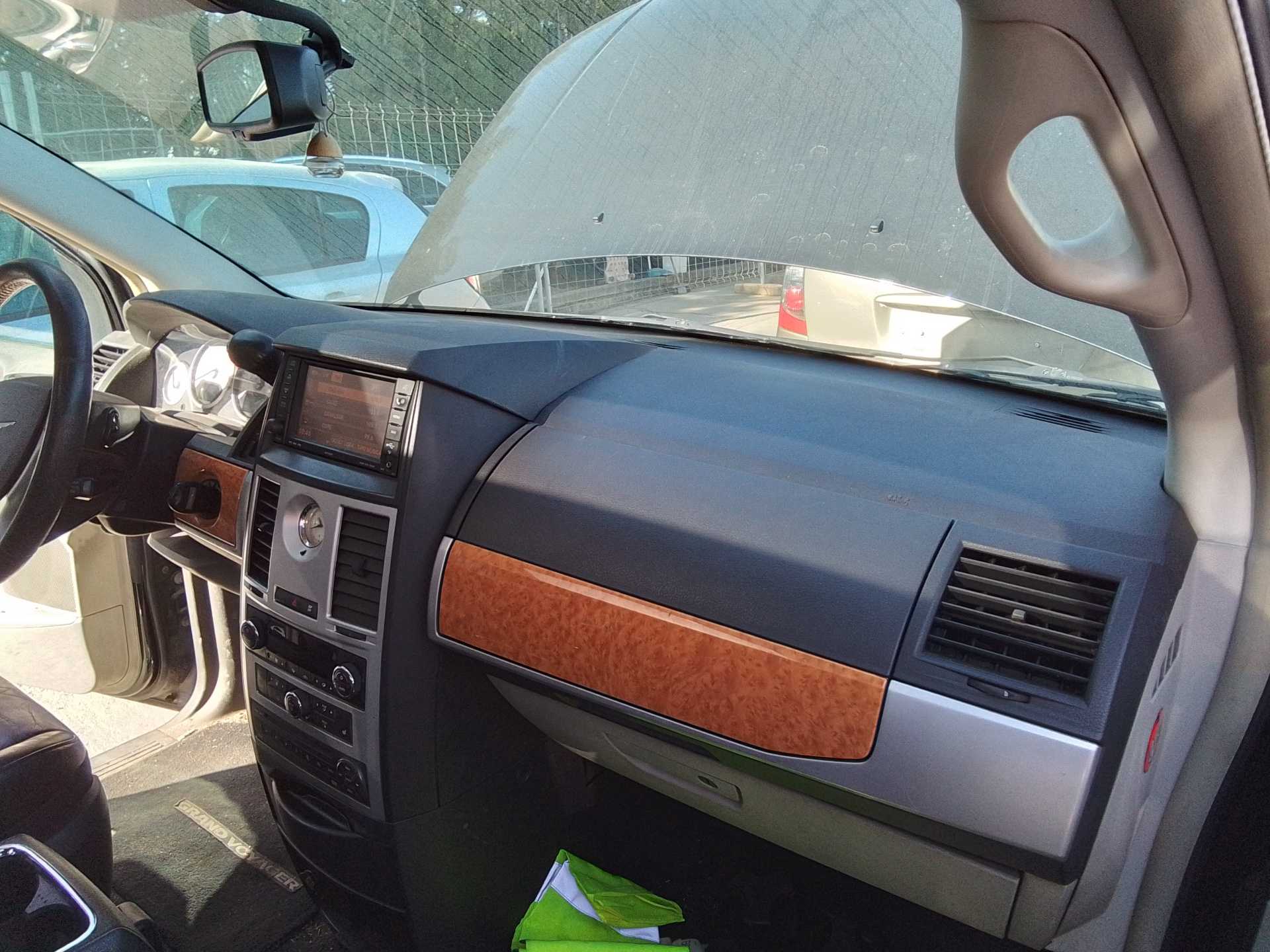 Recambio de salpicadero para chrysler grand voyager limited referencia OEM IAM   