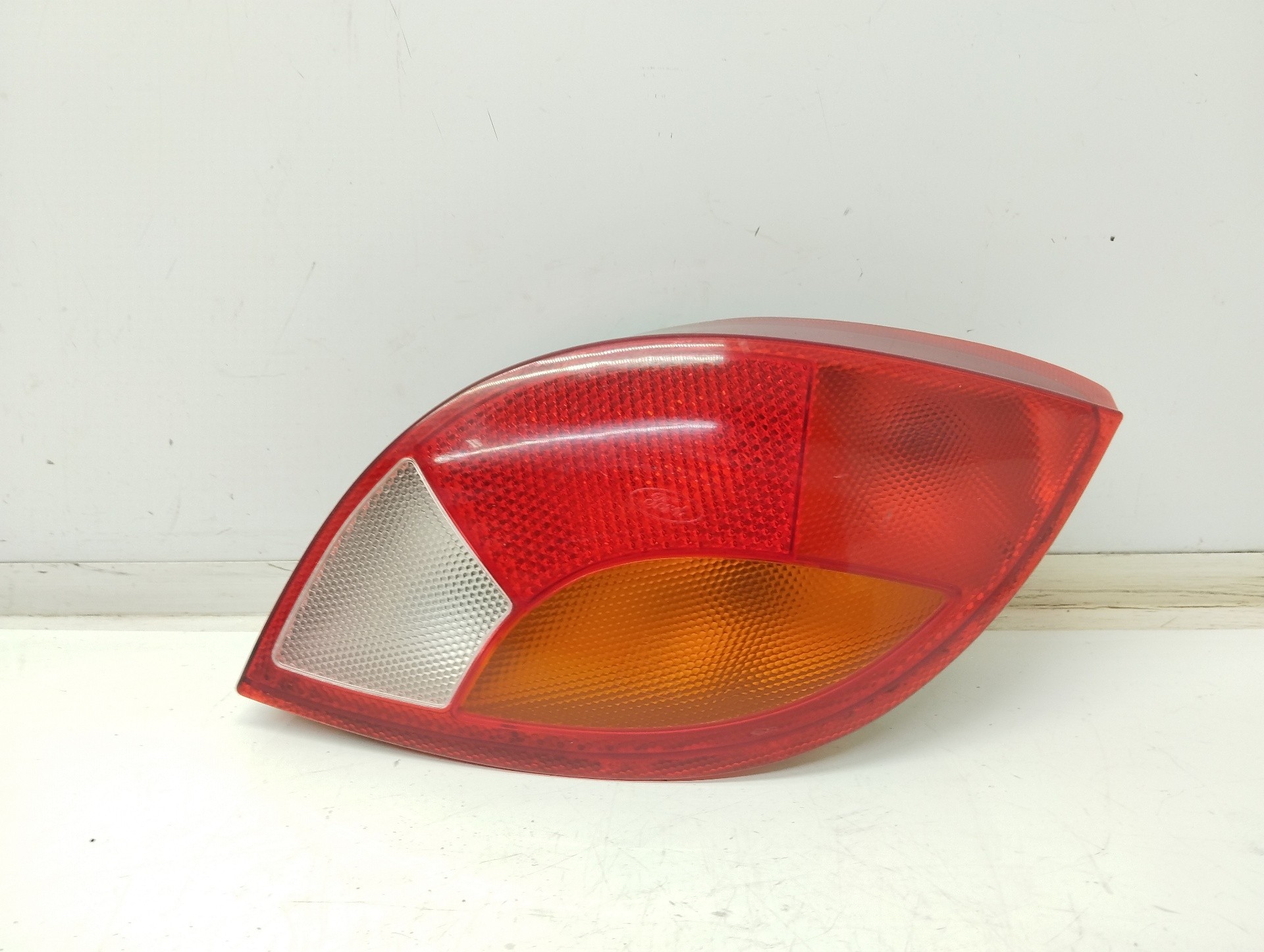 Recambio de piloto trasero derecho para ford ka (ccq) 2 collection referencia OEM IAM  1105789 