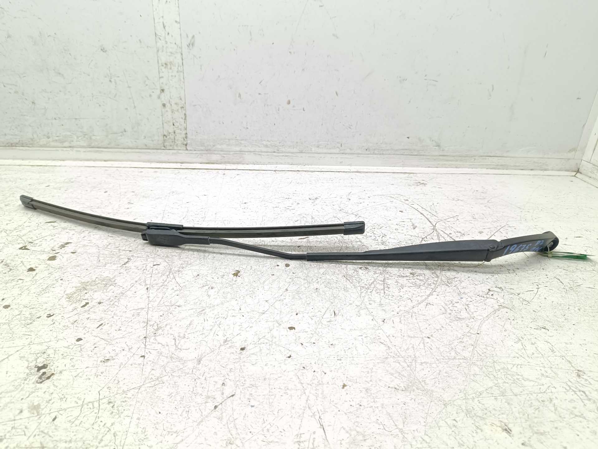 Recambio de brazo limpia delantero izquierdo para dacia lodgy laureate referencia OEM IAM 288817245R  
