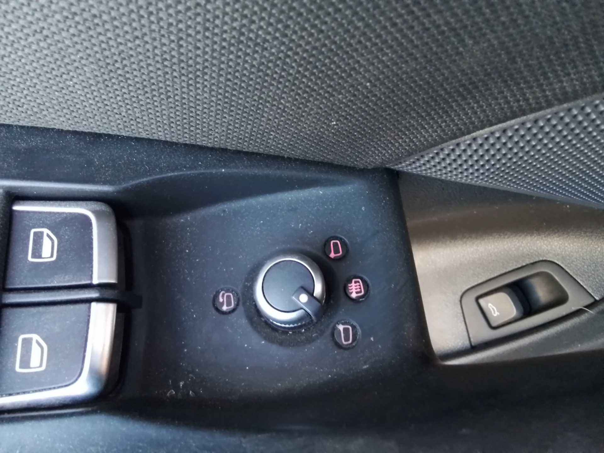 Recambio de mando retrovisor para audi q3 (8ug) attraction referencia OEM IAM   