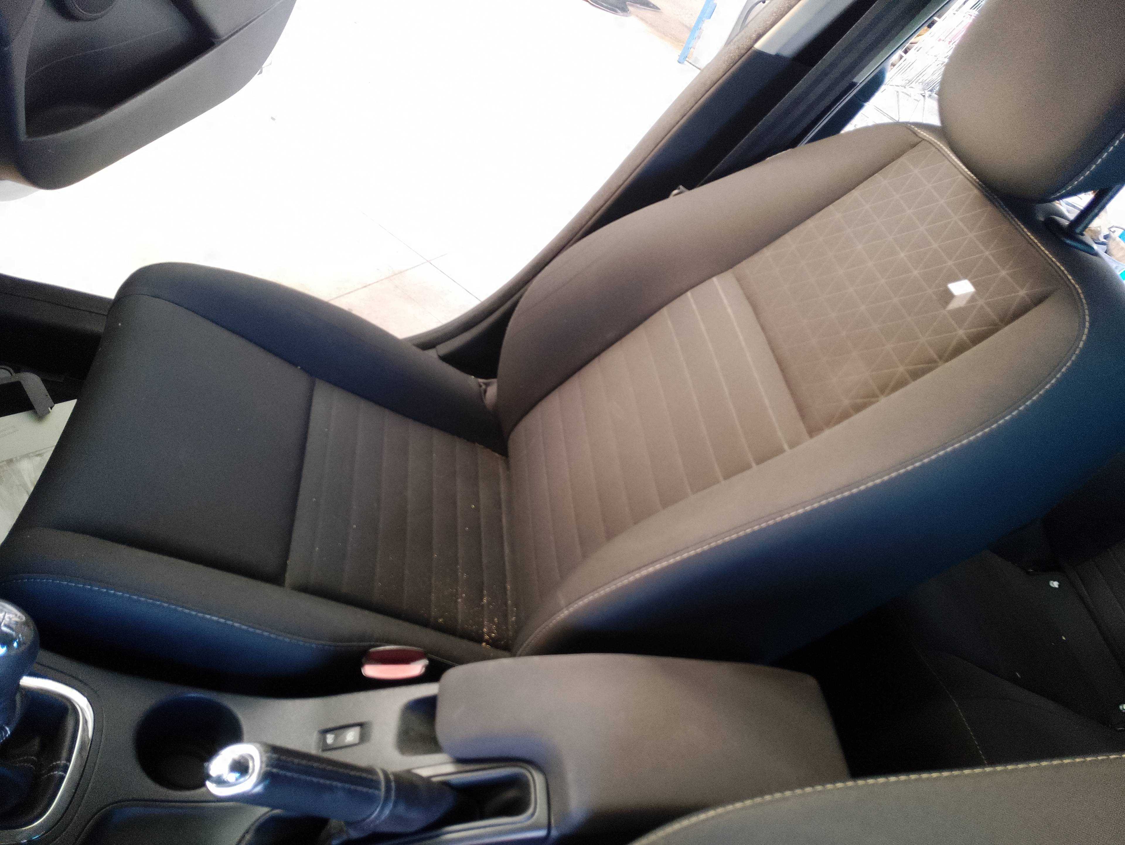 Recambio de asiento delantero derecho para renault megane iii sport tourer dynamique referencia OEM IAM   