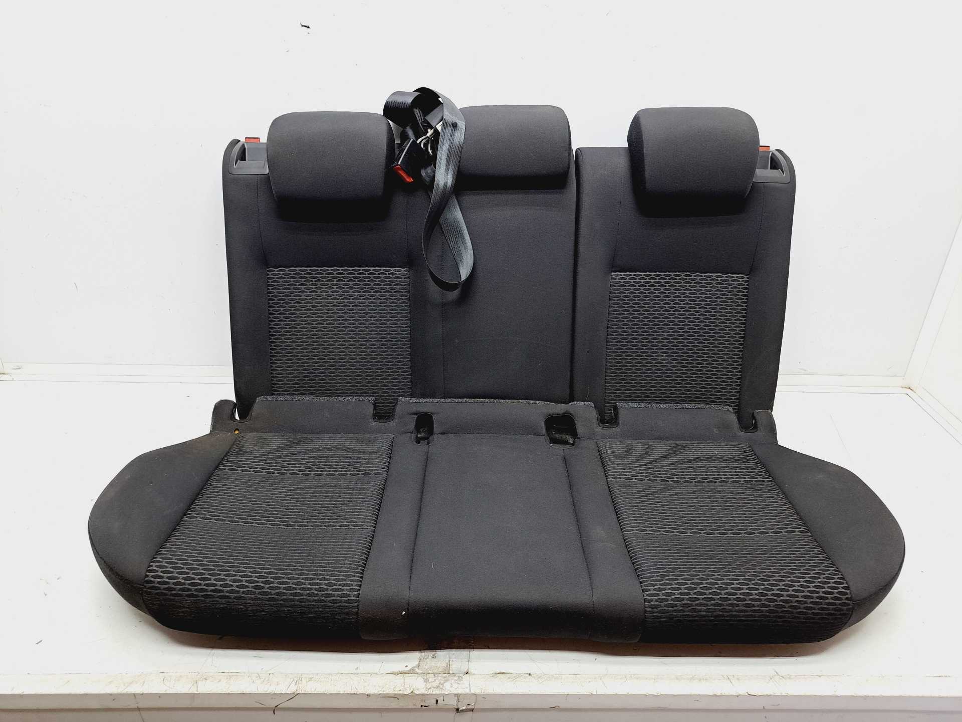 Recambio de asientos traseros para volkswagen golf vi (5k1) referencia OEM IAM 5K0885375  