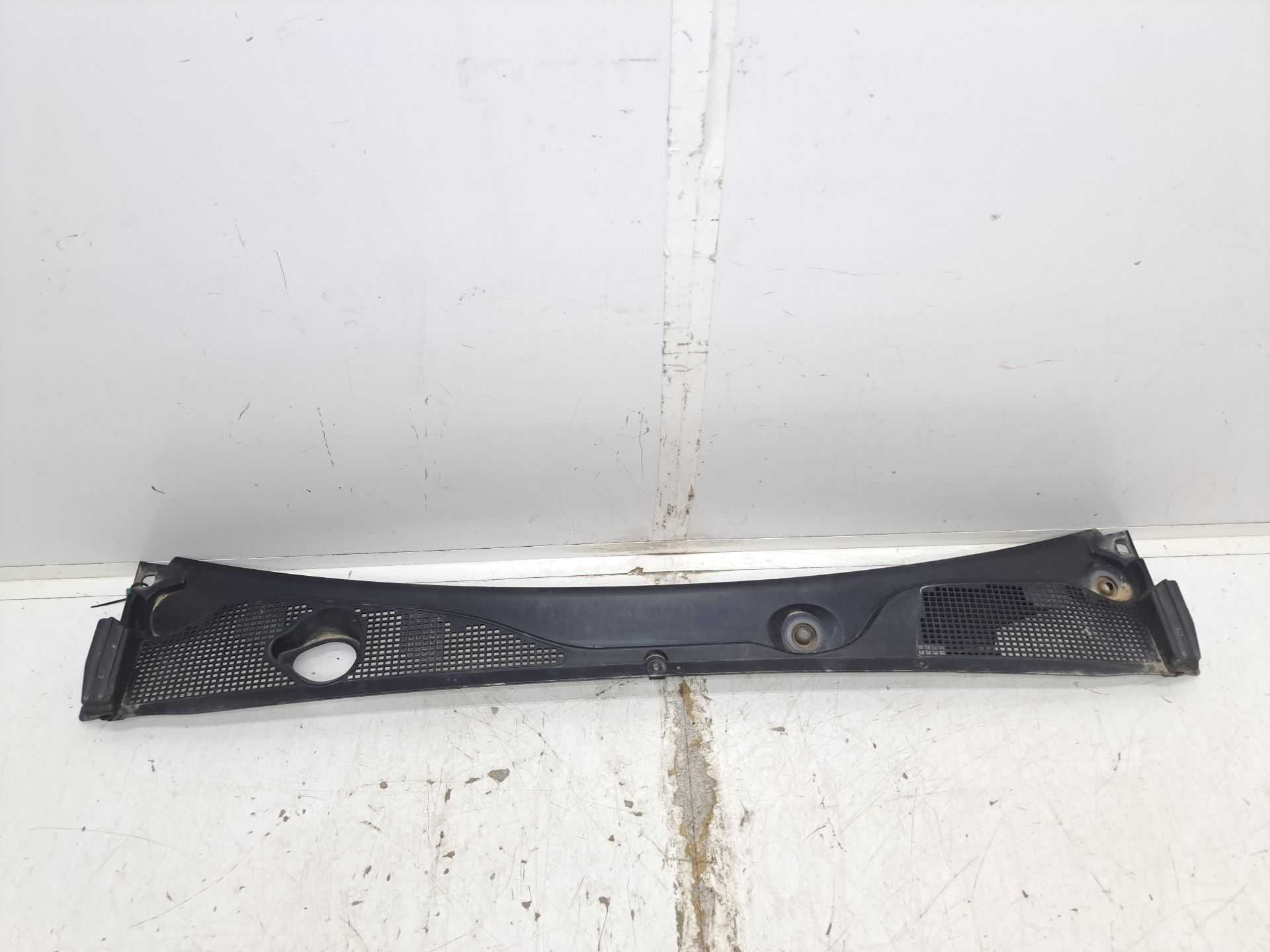 Recambio de torpedo para dacia lodgy 15th anniversary referencia OEM IAM 668119050r  