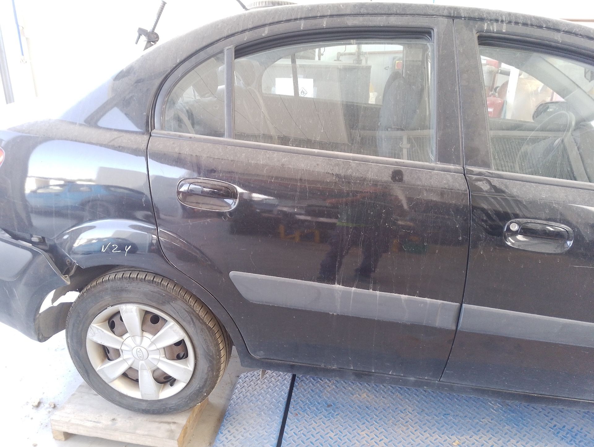 Recambio de puerta trasera derecha para kia rio ii sedán (jb) 1.4 16v referencia OEM IAM 770041G220  