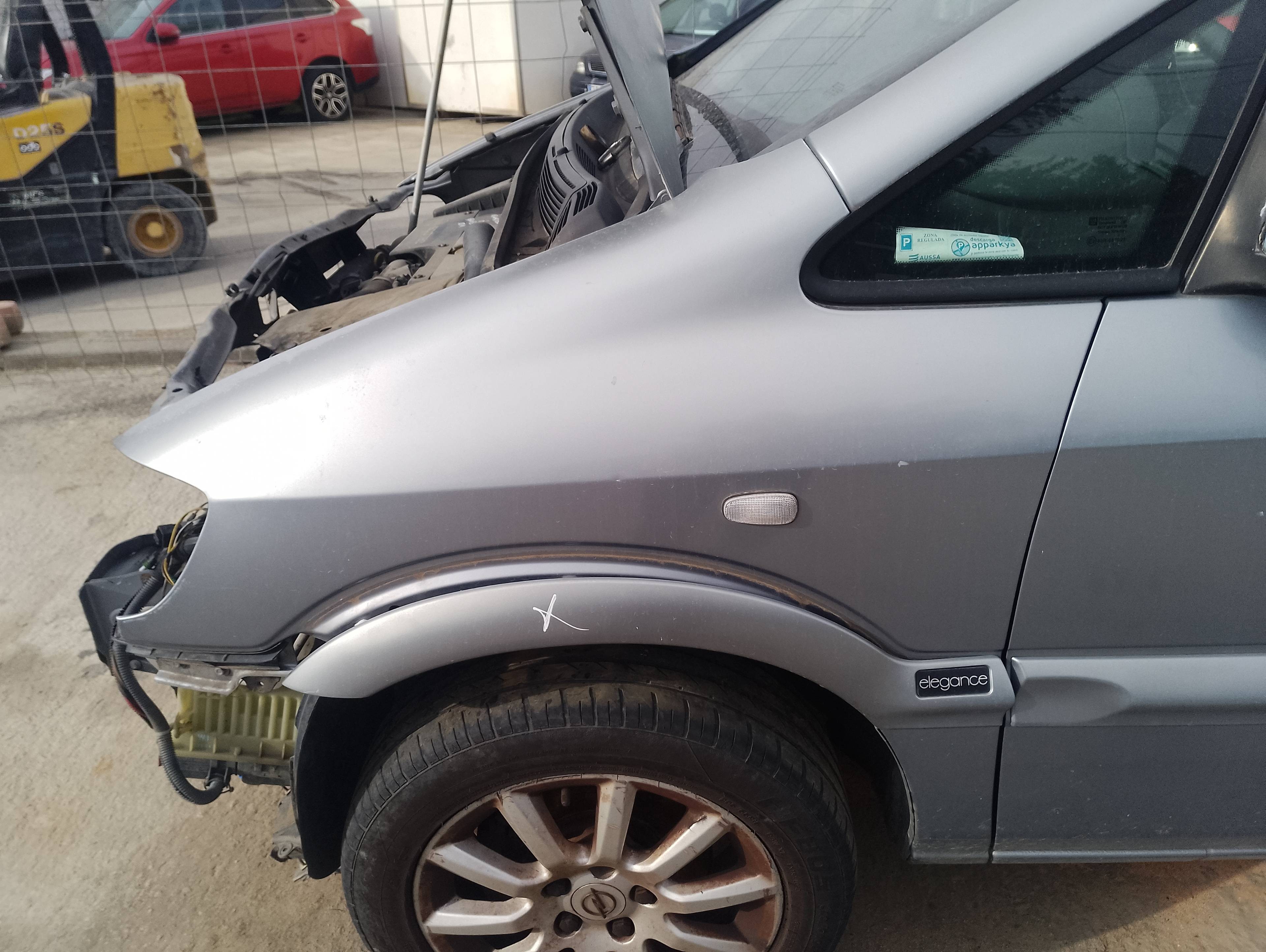 Recambio de aleta delantera izquierda para opel zafira a blue line referencia OEM IAM   
