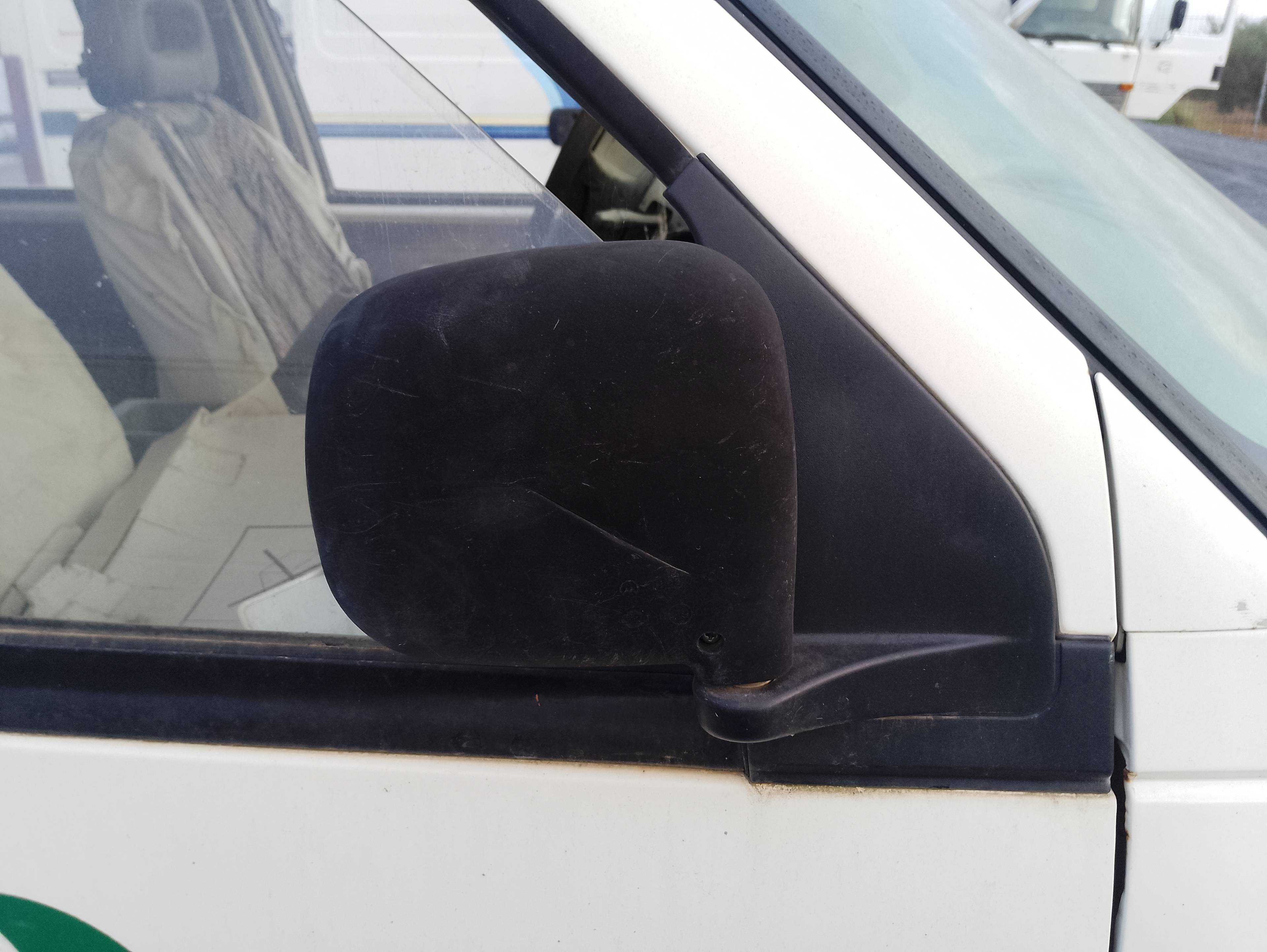 Recambio de retrovisor derecho para nissan vanette cargo (hc23) 2.3 diesel referencia OEM IAM   