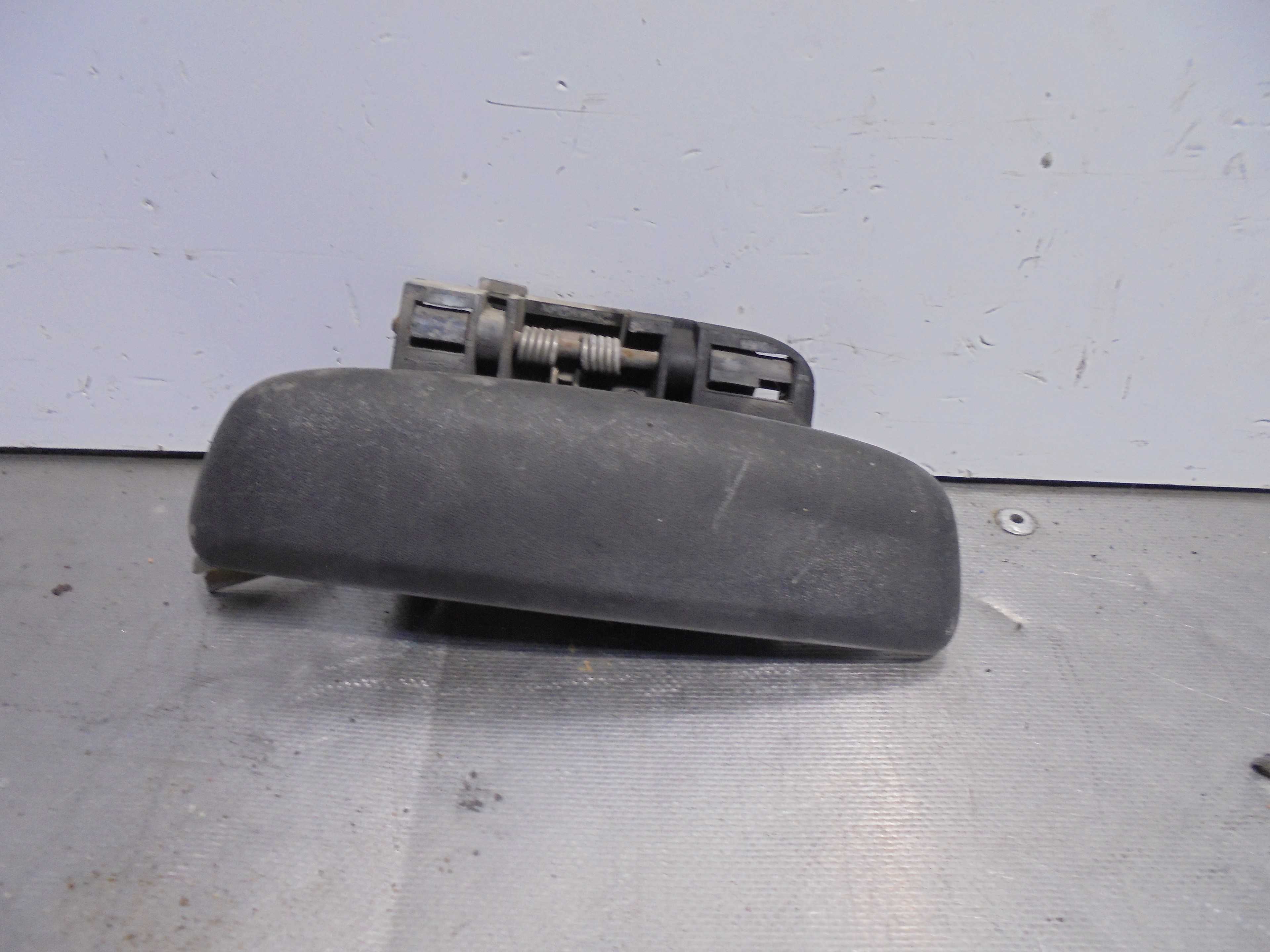 Recambio de maneta exterior trasera derecha para citroën saxo 1.1 x referencia OEM IAM 9619013177  