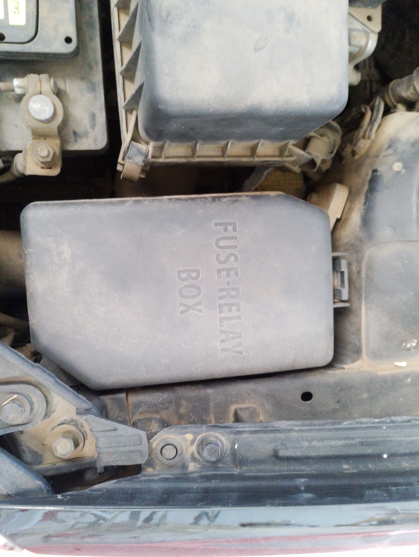 Recambio de caja reles / fusibles para kia rio ii sedán (jb) 1.4 16v referencia OEM IAM 919501G010  