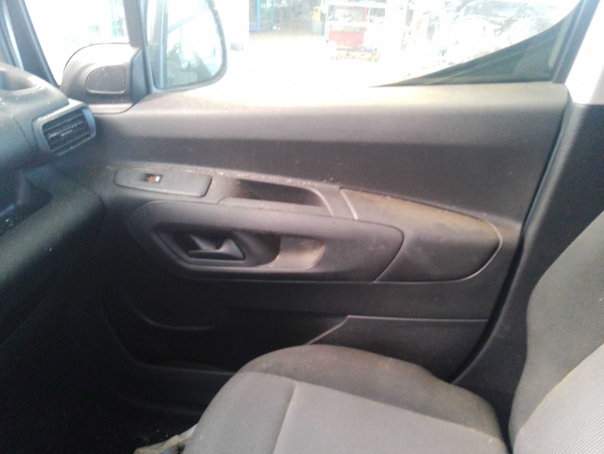 Recambio de guarnecido puerta delantera derecha para opel combo furgoneta/monovolumen (k9) 1.5 d referencia OEM IAM   