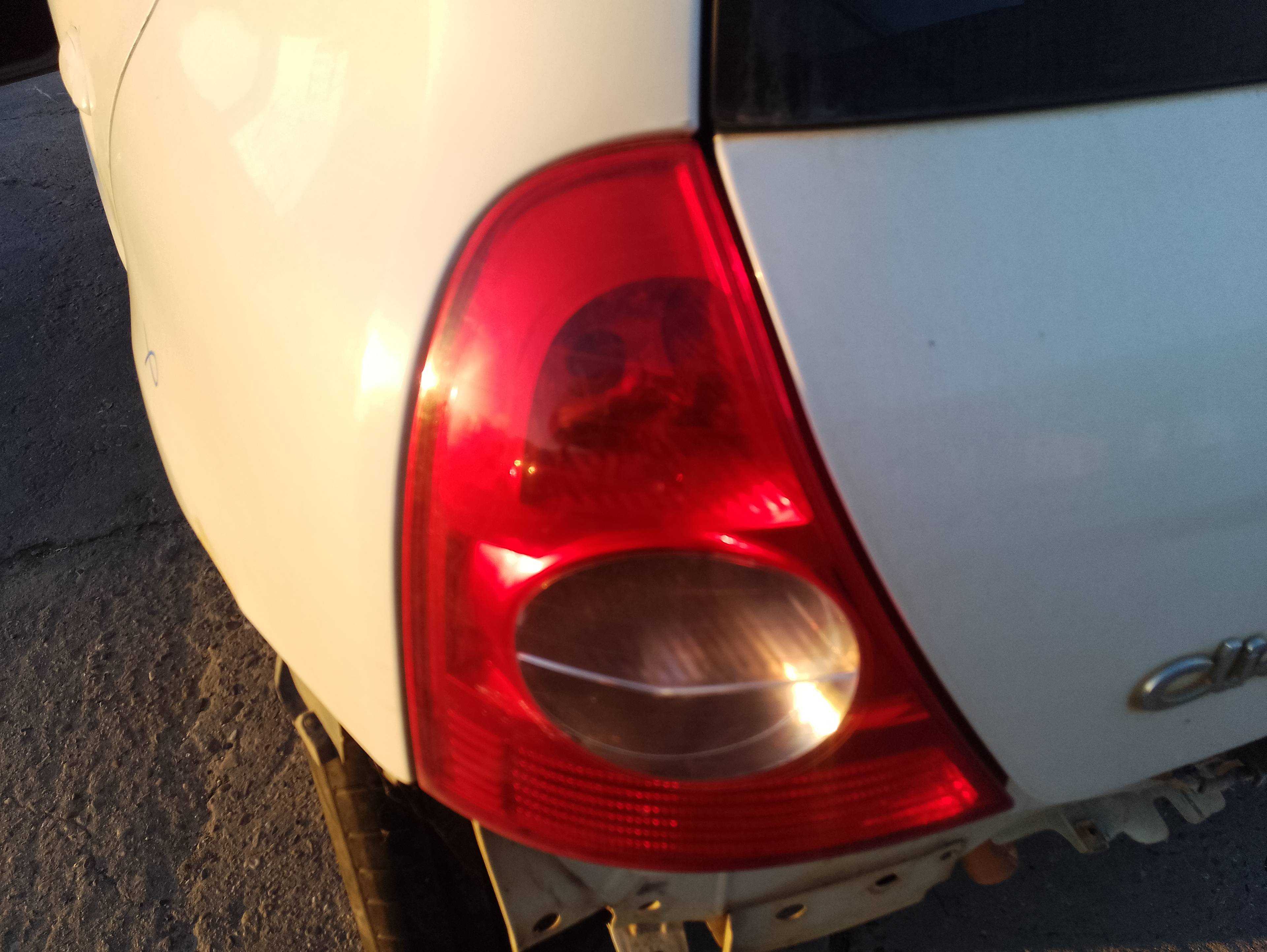 Recambio de piloto trasero izquierdo para renault clio ii fase ii (b/cb0) authentique referencia OEM IAM   