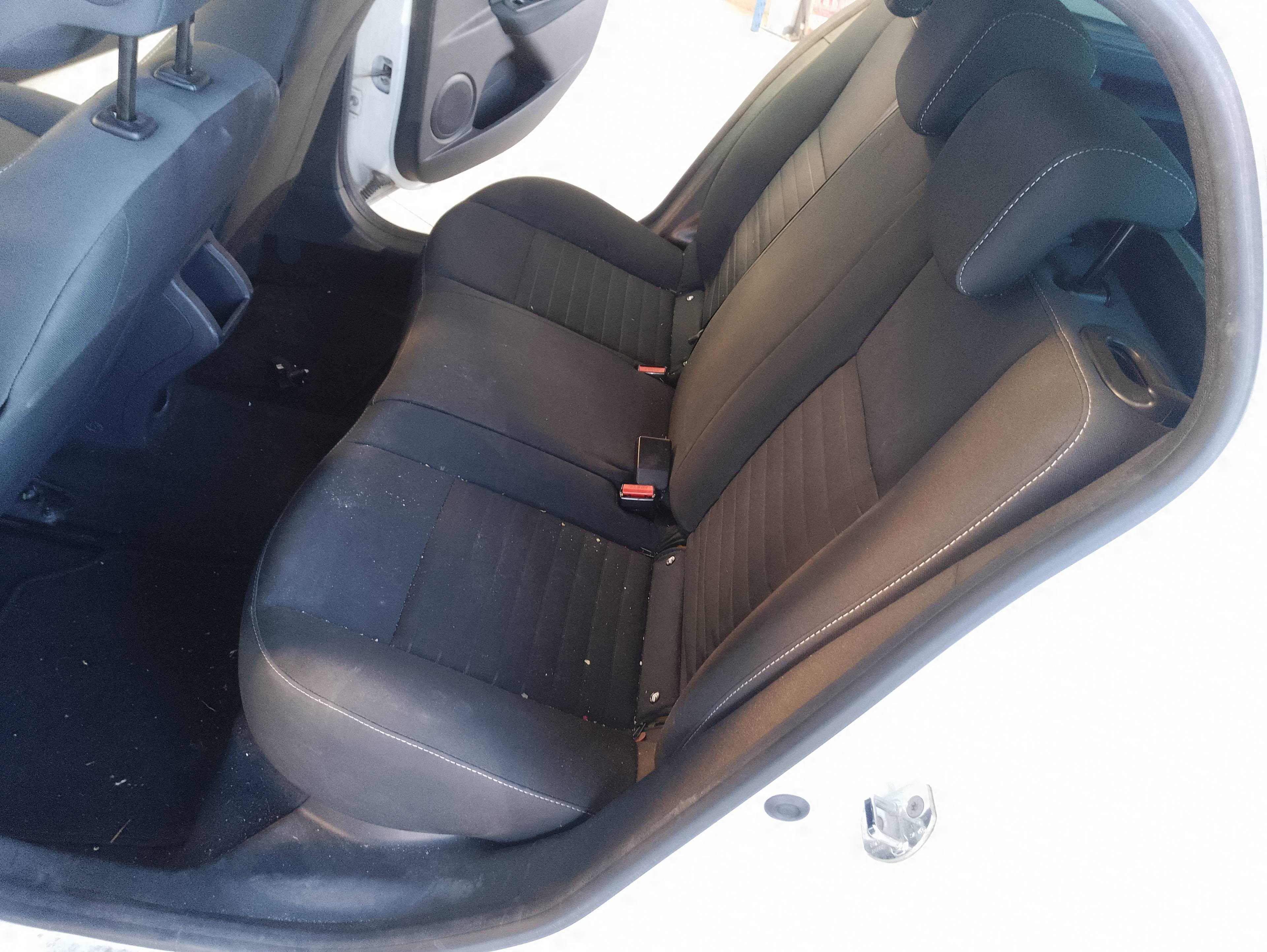 Recambio de asientos traseros para renault megane iii sport tourer dynamique referencia OEM IAM   