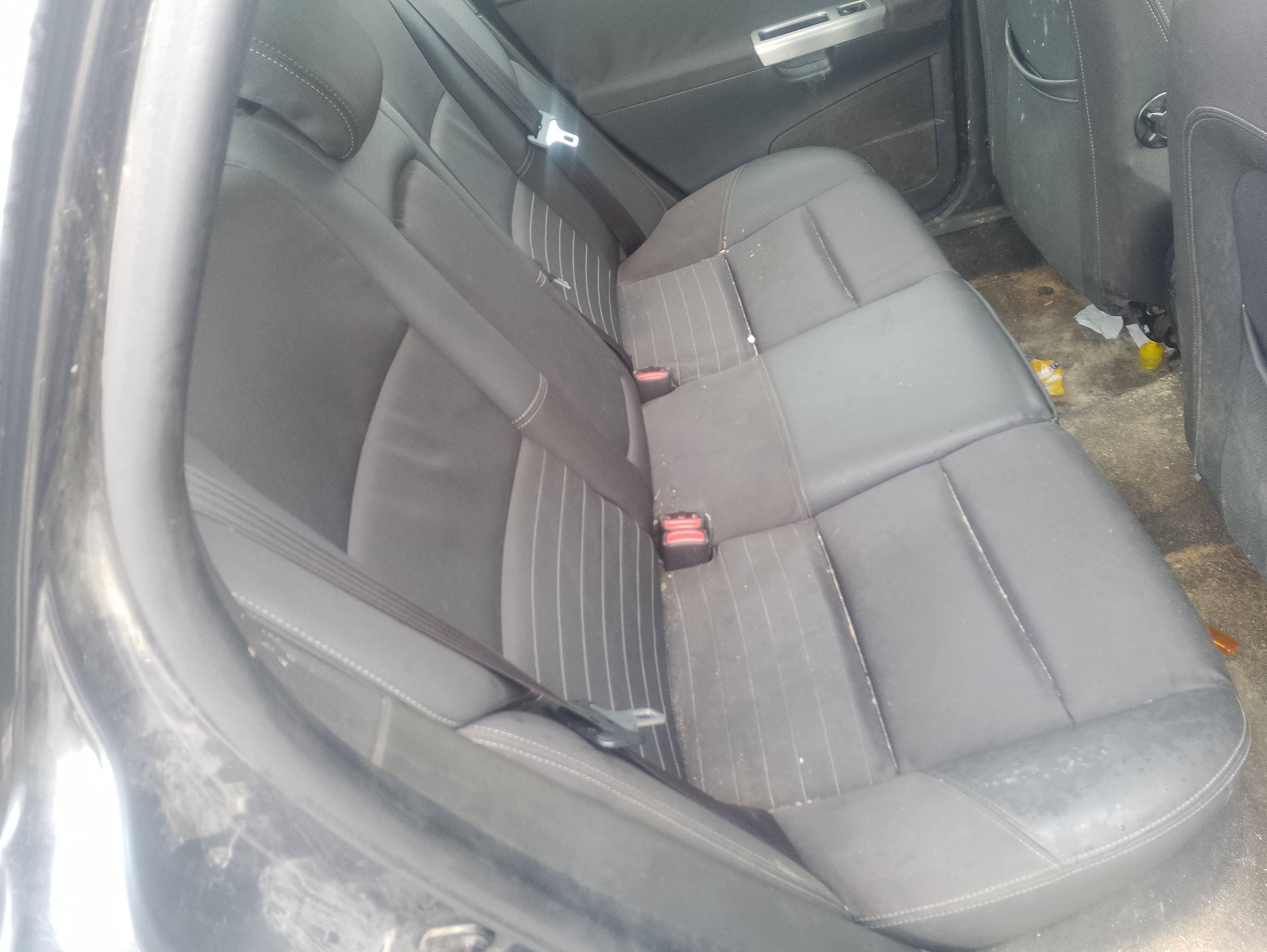 Recambio de asientos traseros para volvo s40 berlina 2.0 d kinetic referencia OEM IAM   