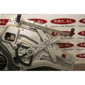 ELEVALUNAS TRASERO DERECHO 834800Z000 