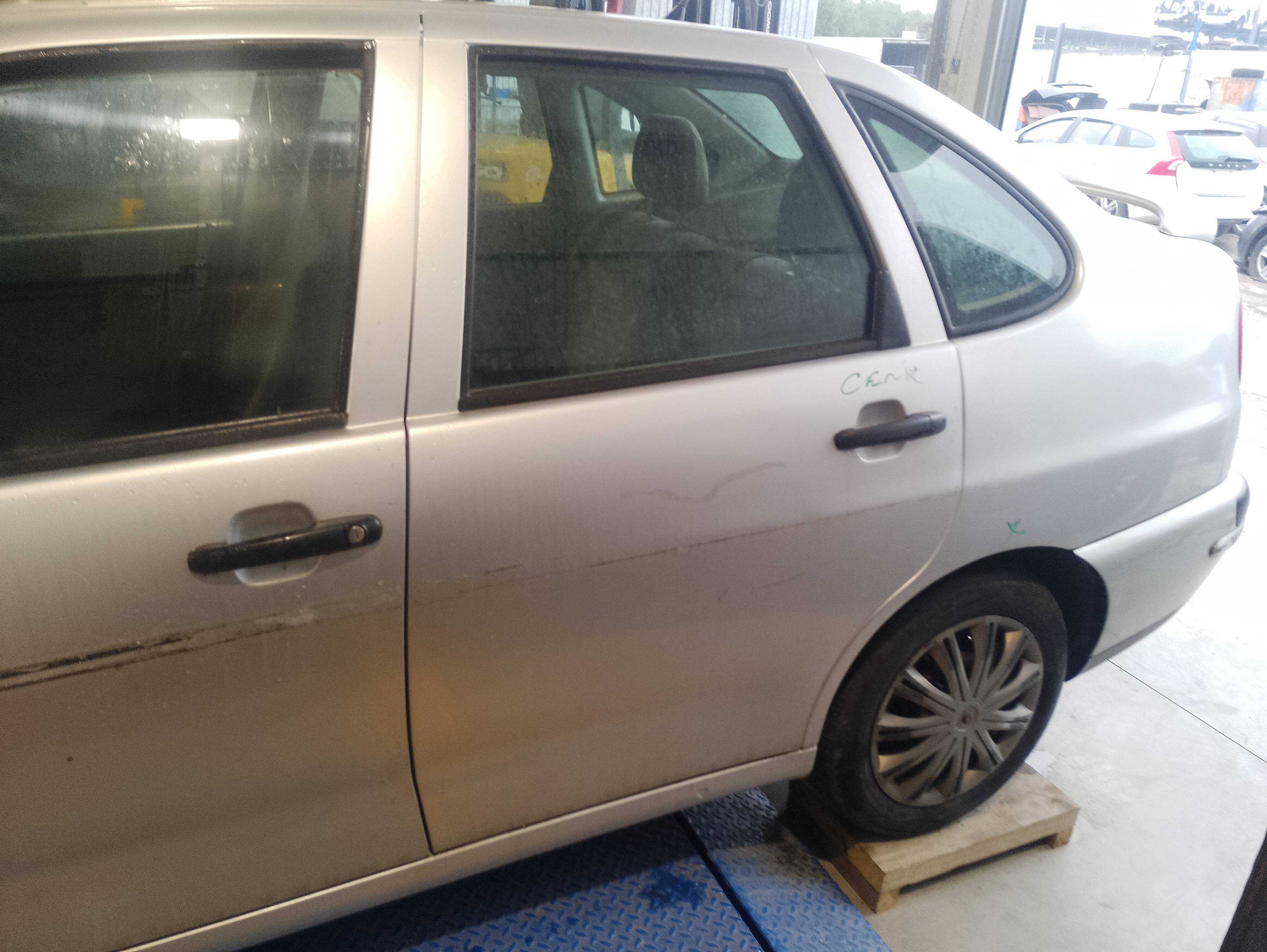 Recambio de puerta trasera izquierda para seat cordoba berlina (6k2) sport referencia OEM IAM   