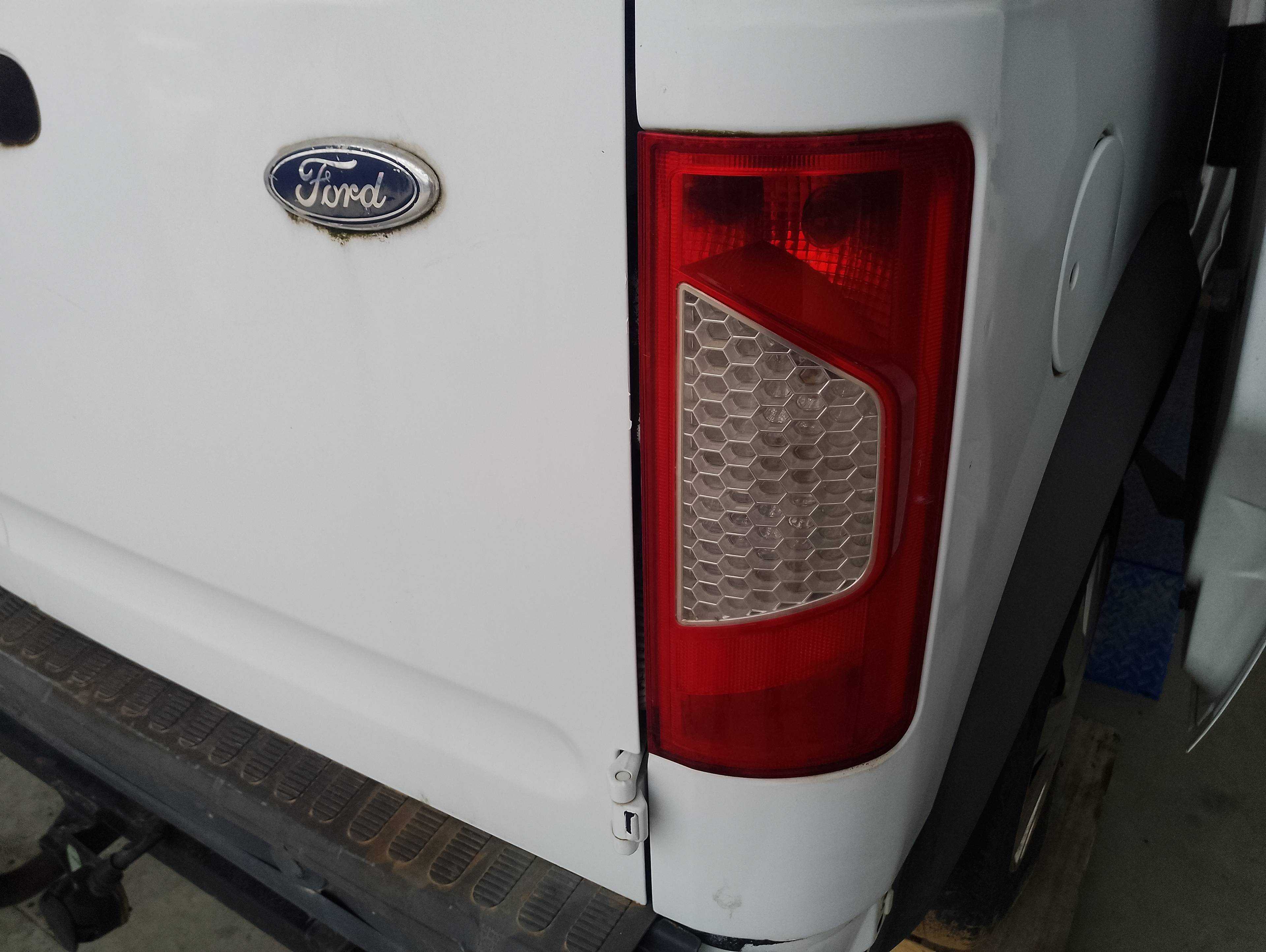 Recambio de piloto trasero derecho para ford tourneo connect (tc7) kombi corta (2009) referencia OEM IAM   