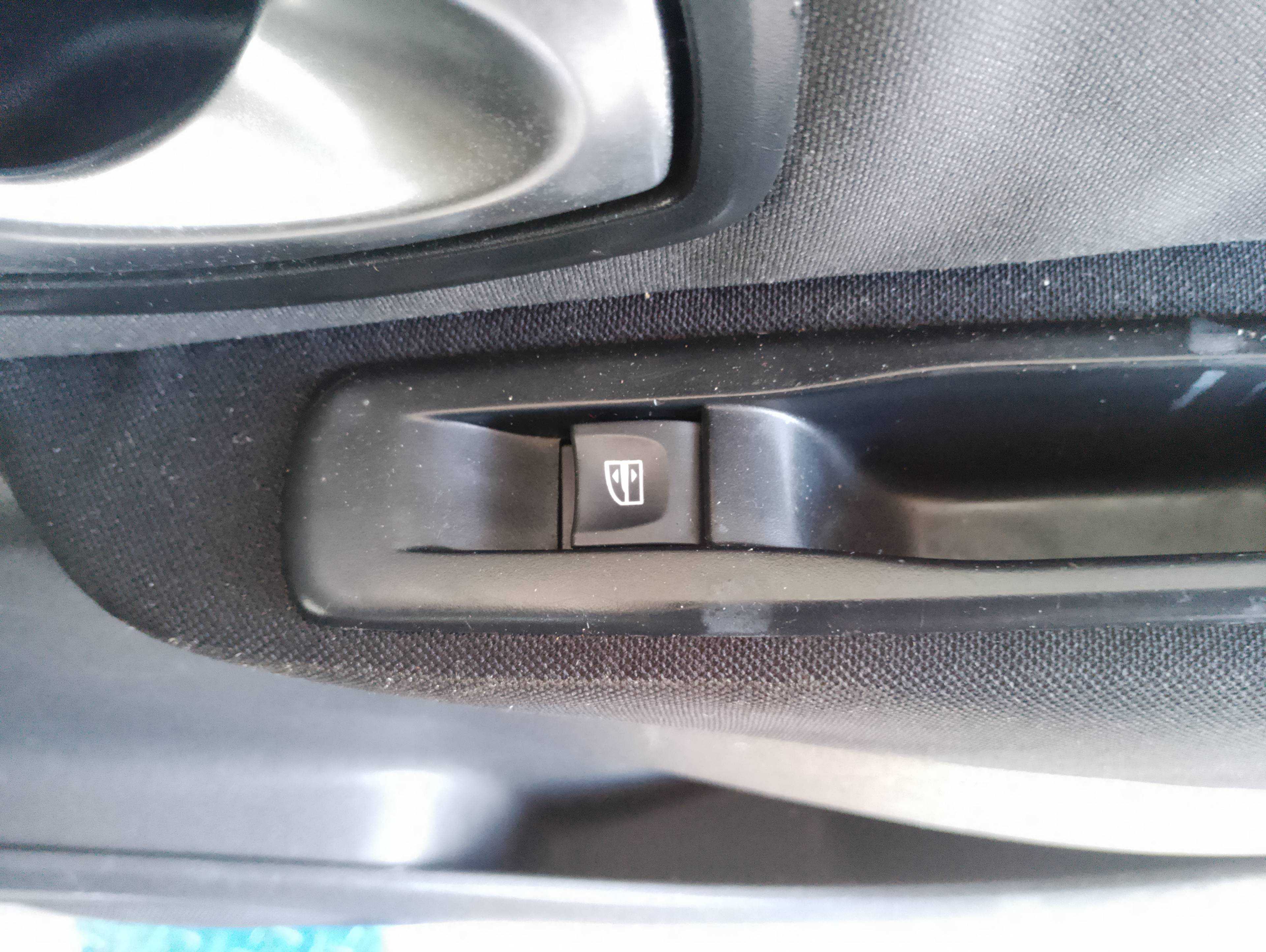 Recambio de mando elevalunas trasero derecho para renault scenic iii authentique referencia OEM IAM   
