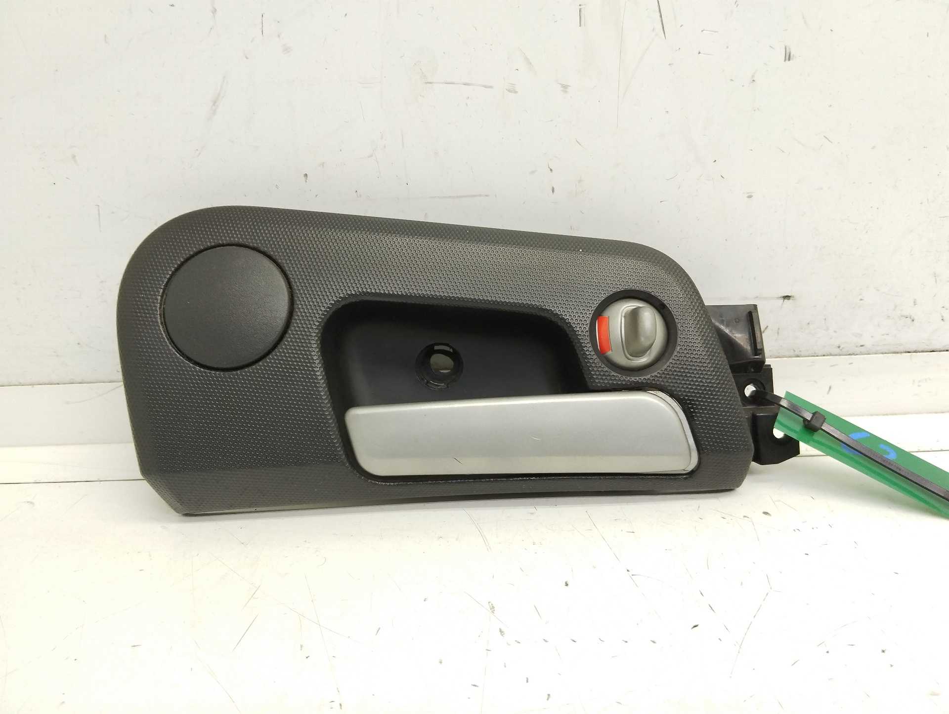 Recambio de maneta interior trasera derecha para ssangyong actyon 200 xdi referencia OEM IAM 7342109000  