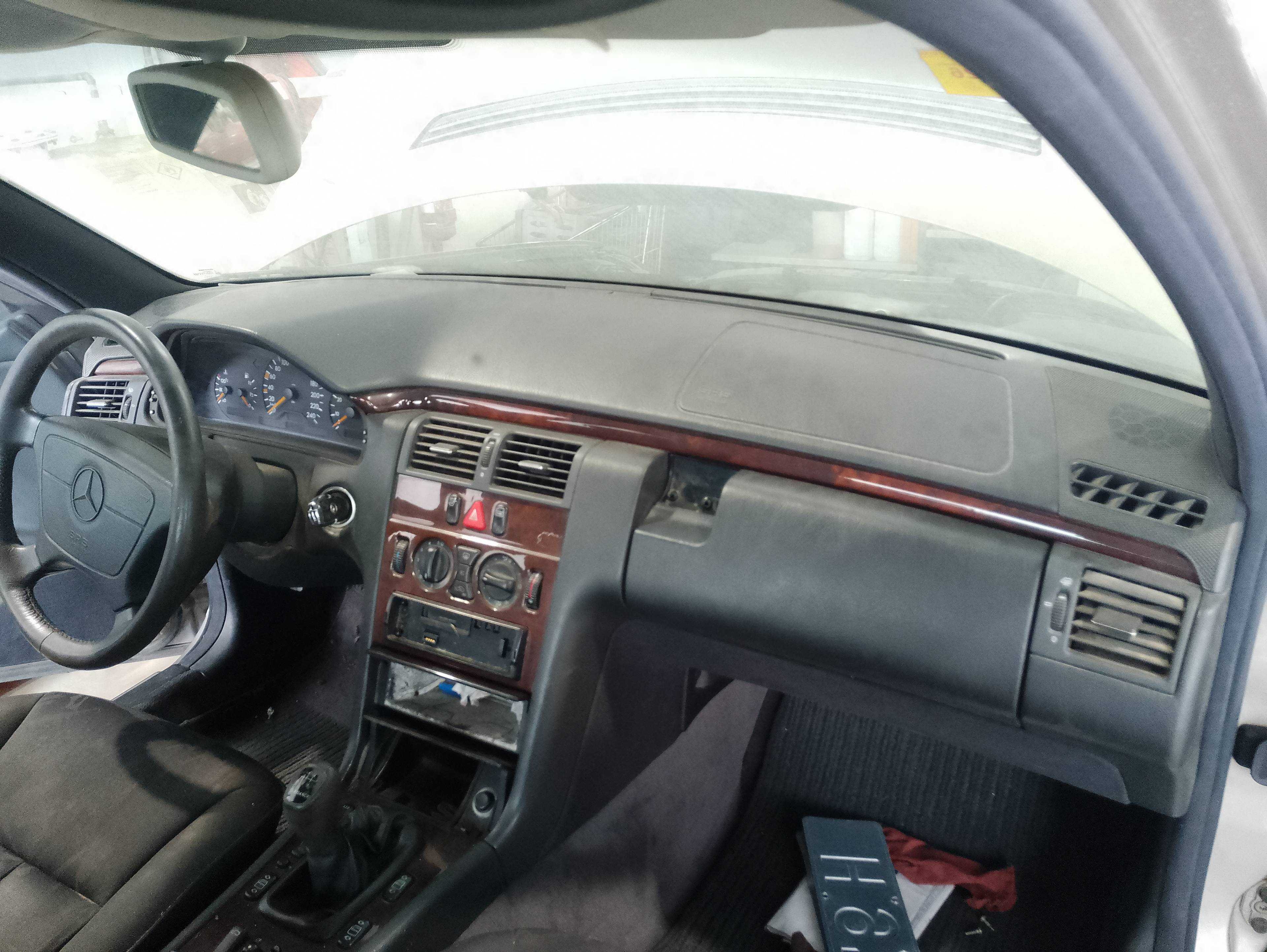 Recambio de salpicadero para mercedes-benz clase e (w210) berlina 200 (210.035) referencia OEM IAM   