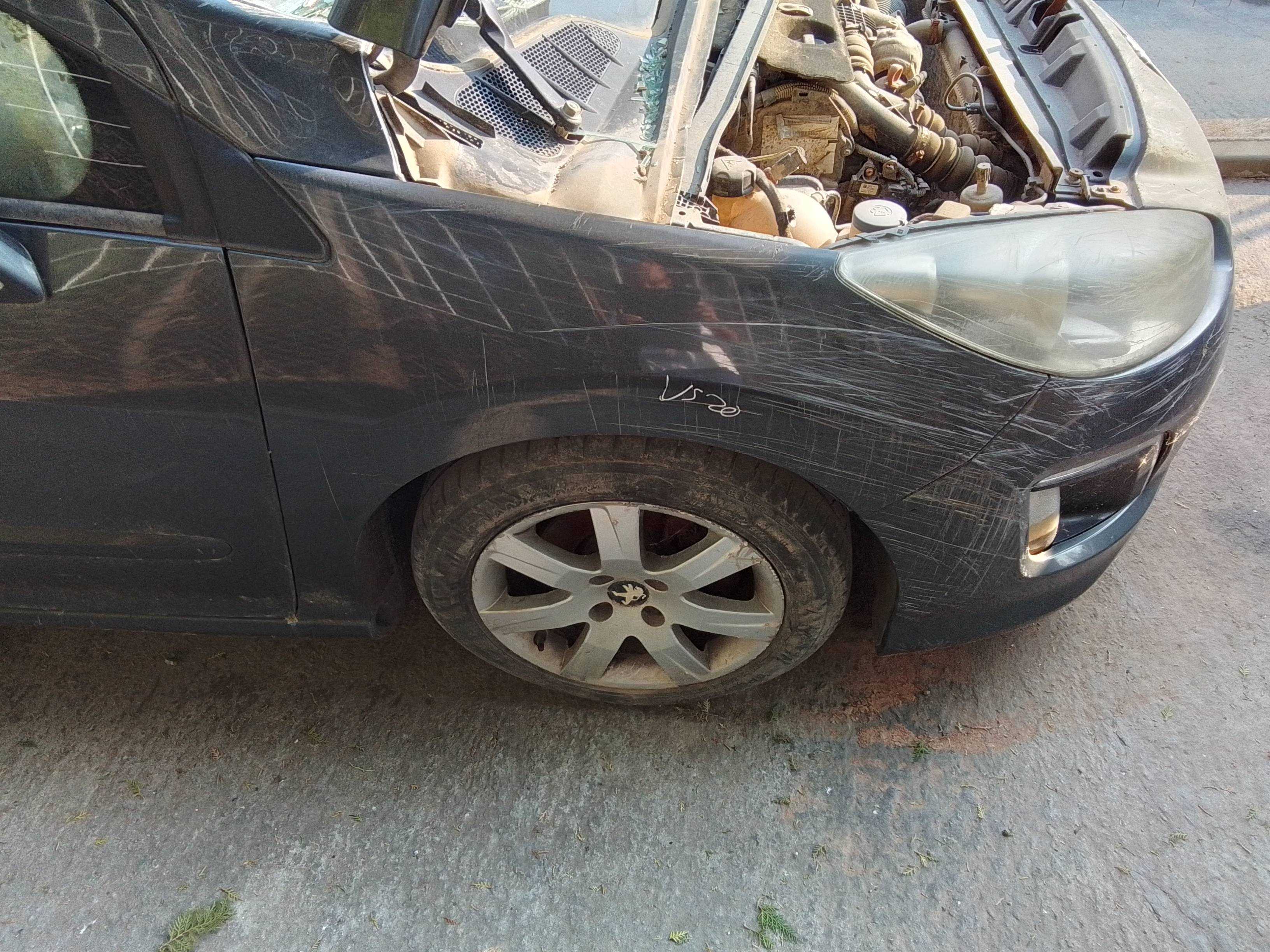Recambio de aleta delantera derecha para peugeot 308 referencia OEM IAM   