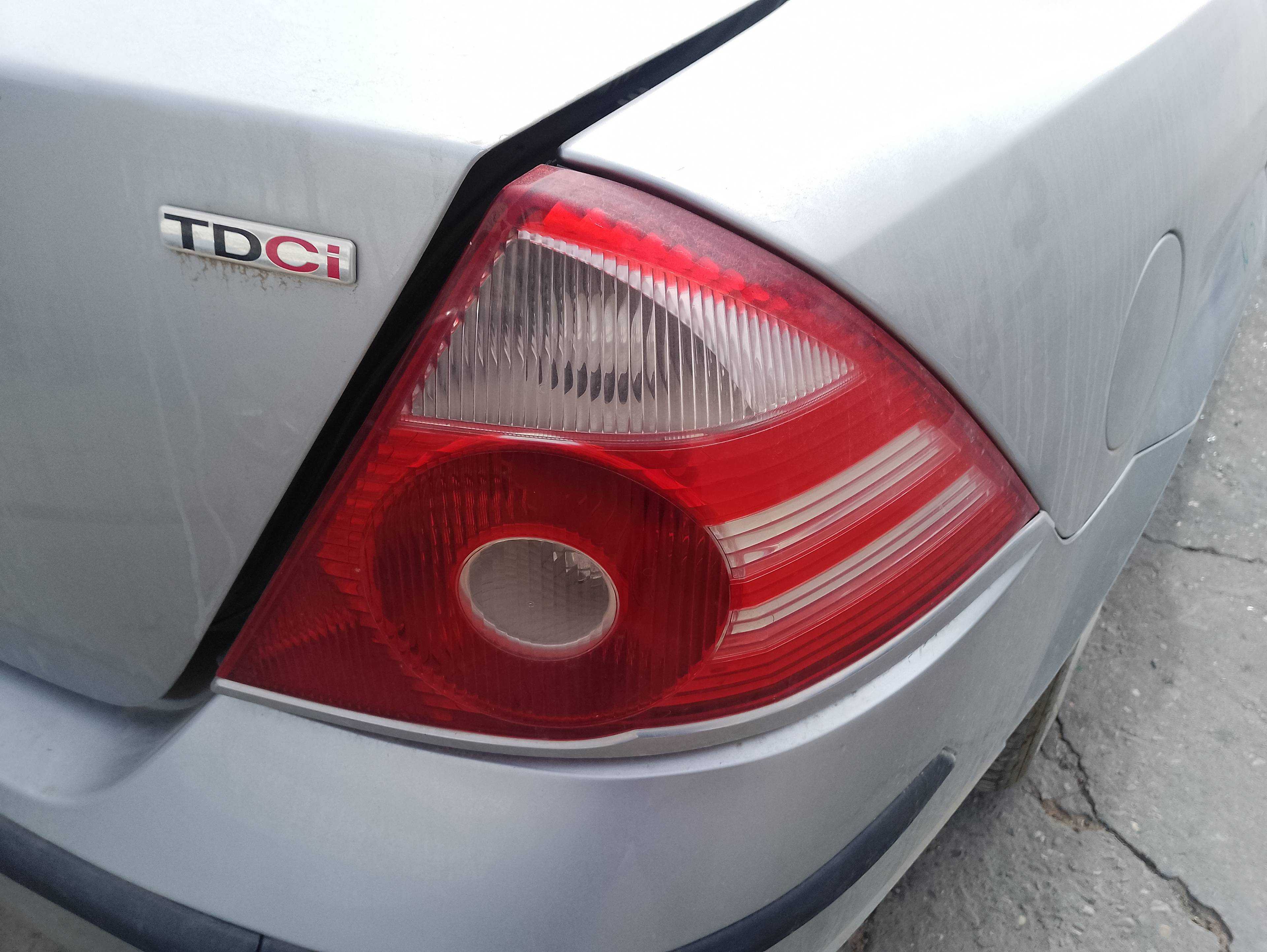 Recambio de piloto trasero derecho para ford mondeo berlina (ge) ambiente referencia OEM IAM   