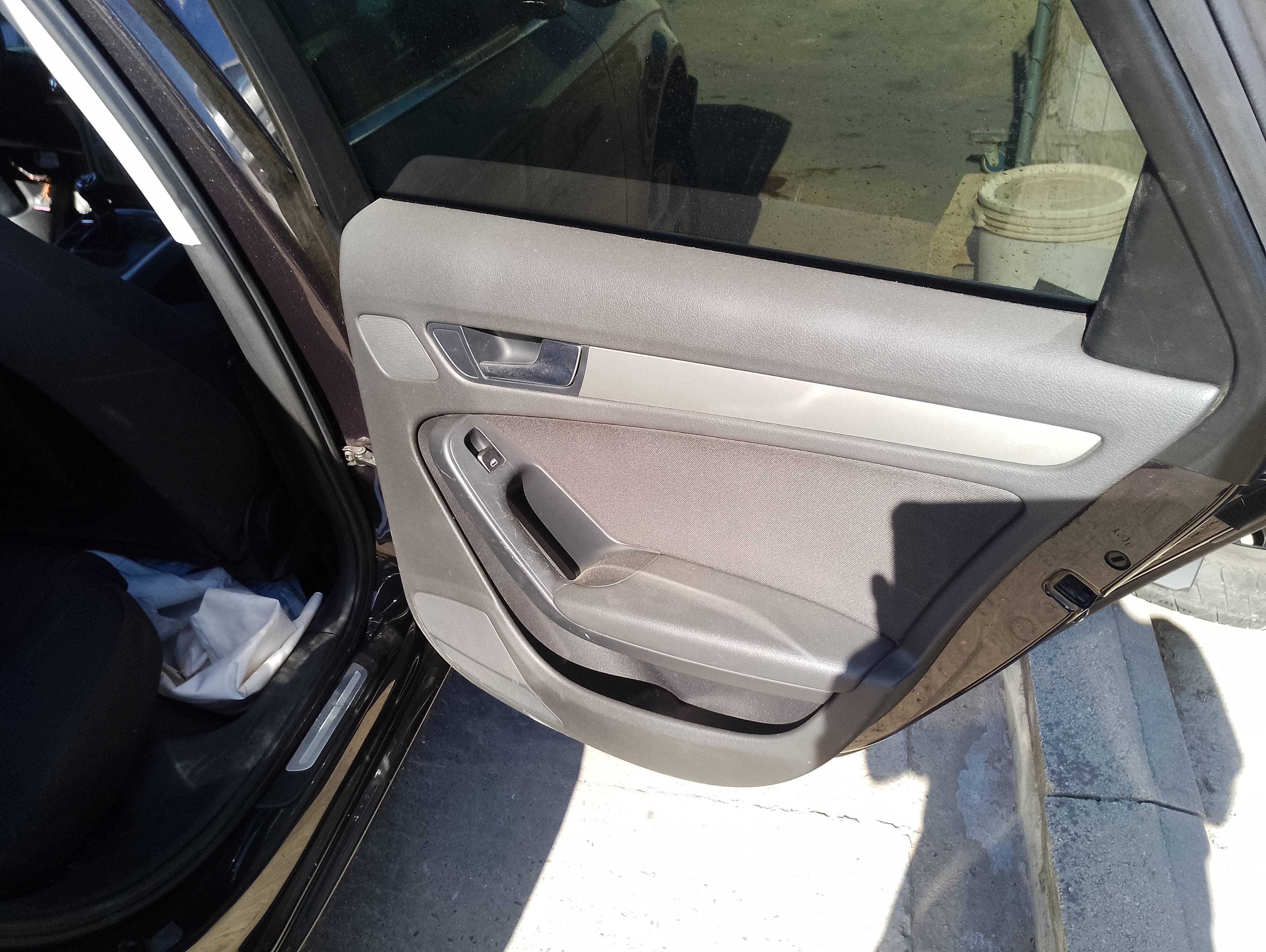 Recambio de guarnecido puerta trasera derecha para audi a4 avant (8k5) (2008) básico referencia OEM IAM   