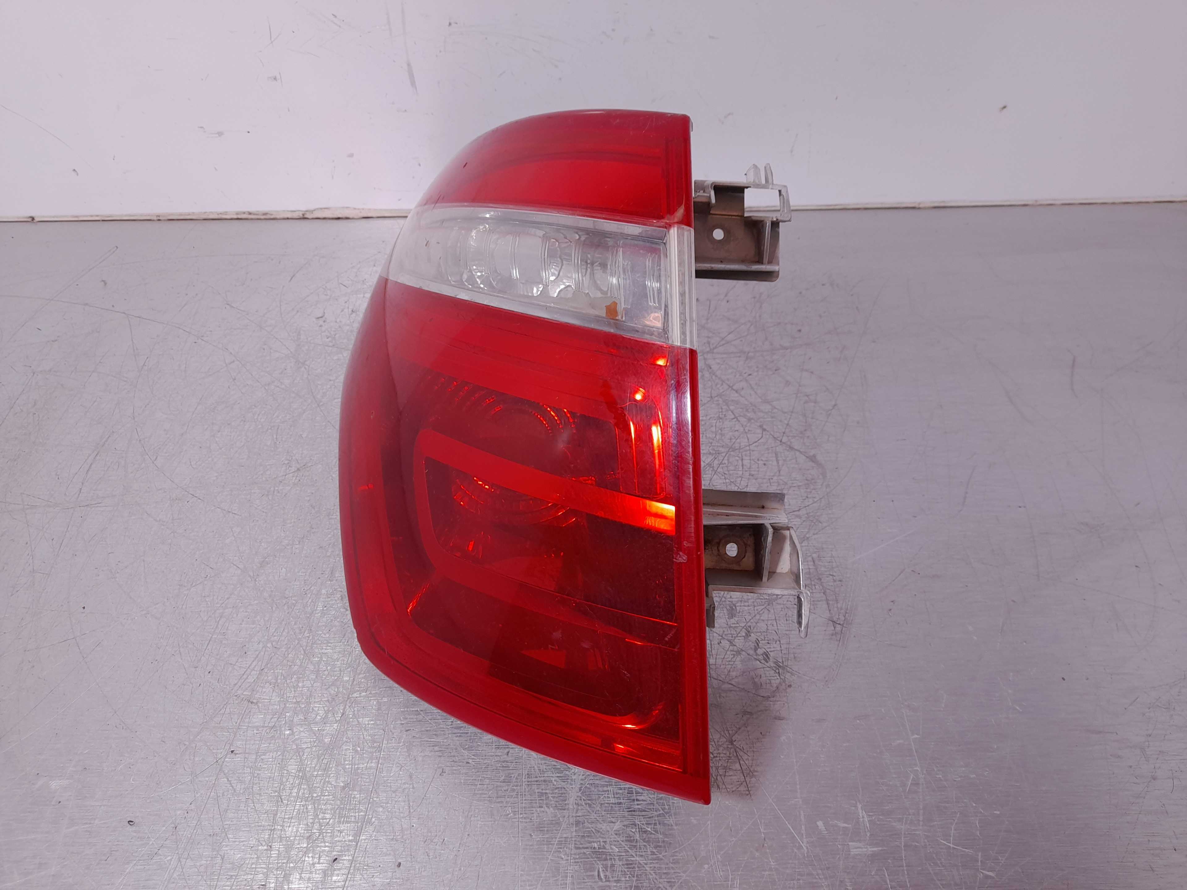 Recambio de piloto trasero izquierdo para citroën c4 picasso sx referencia OEM IAM   
