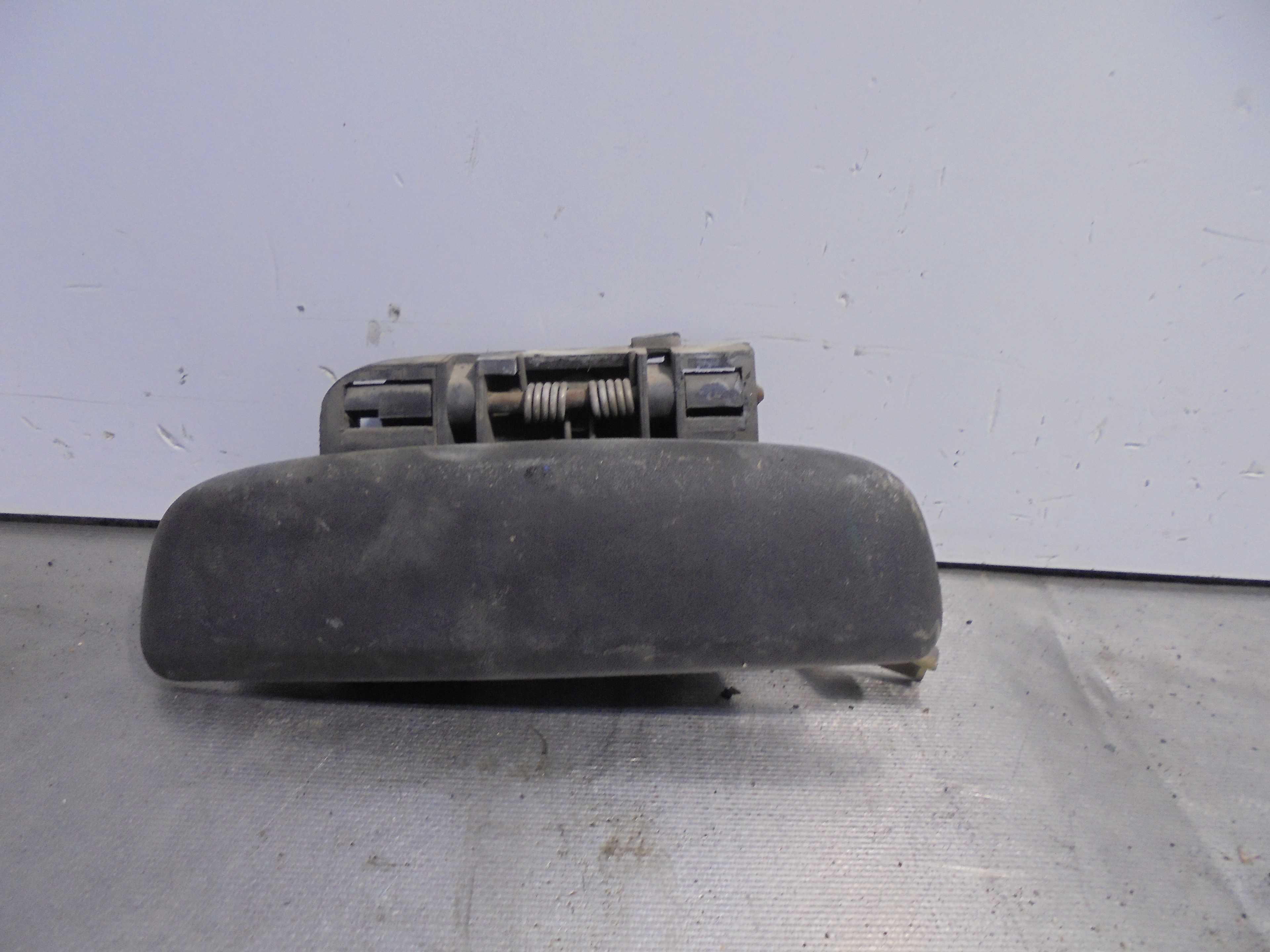 Recambio de maneta exterior trasera izquierda para citroën saxo 1.1 x referencia OEM IAM 9619013277  