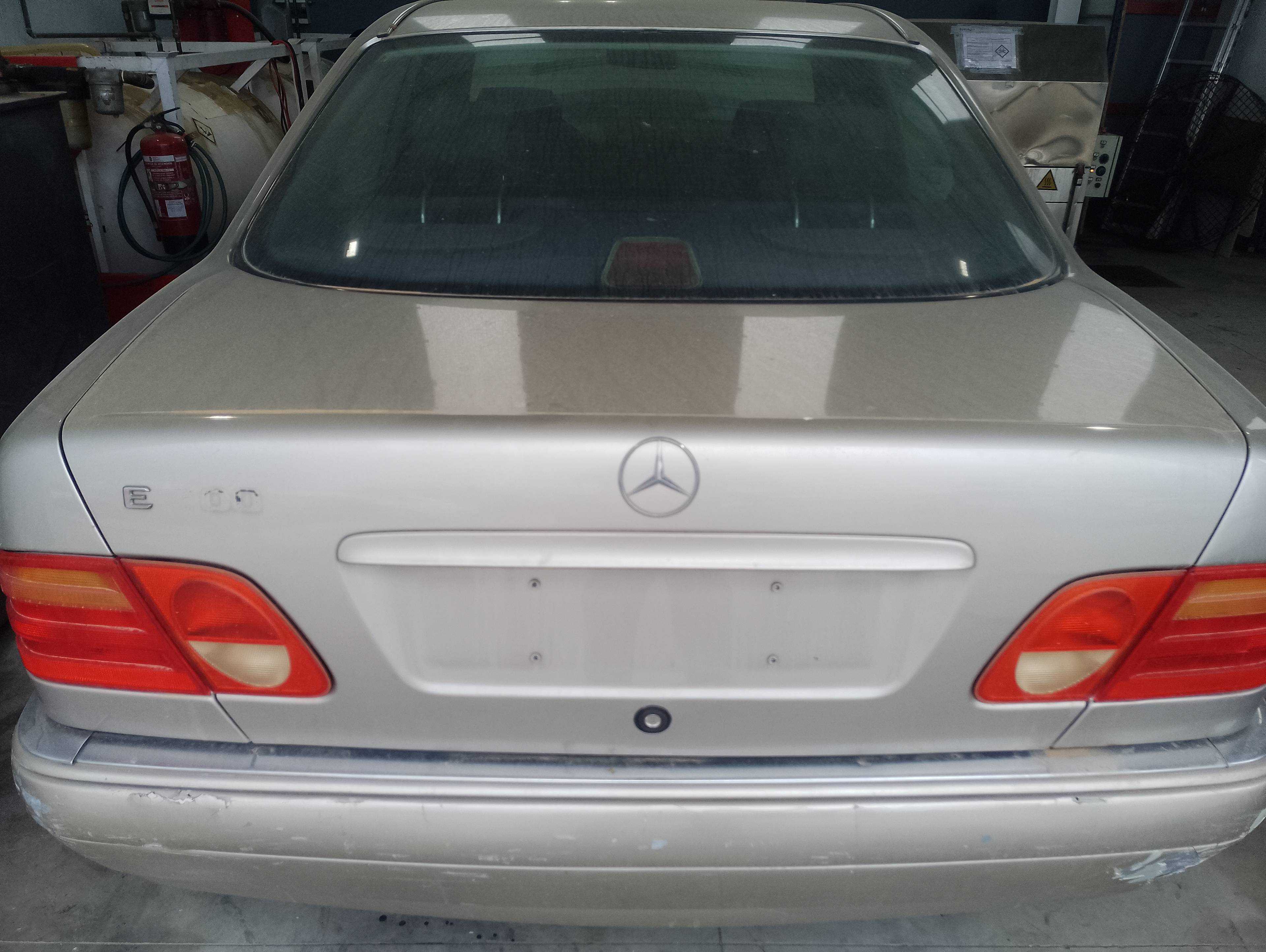 Recambio de tapa maletero para mercedes-benz clase e (w210) berlina 200 (210.035) referencia OEM IAM   