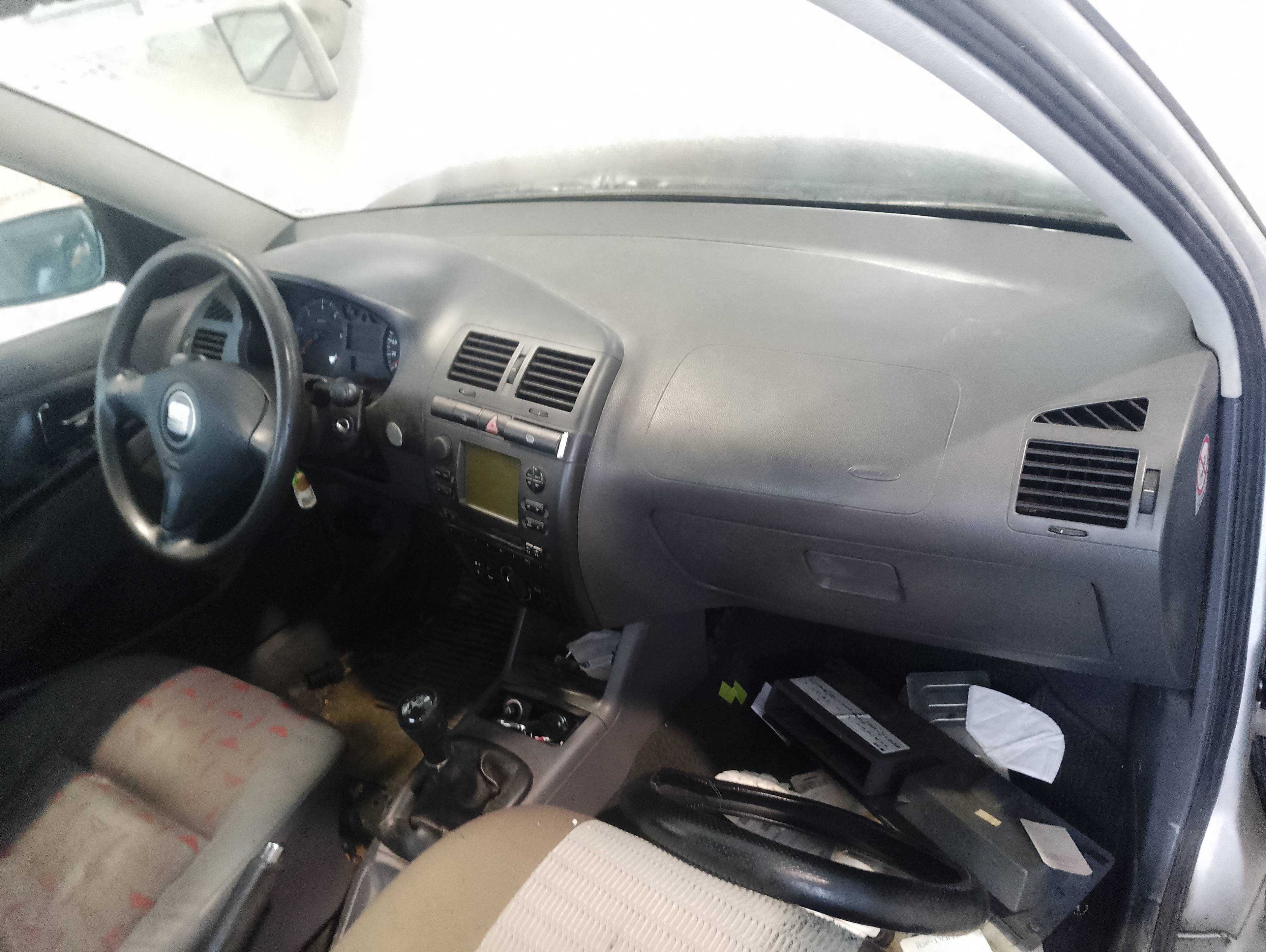 Recambio de salpicadero para seat cordoba berlina (6k2) sport referencia OEM IAM   