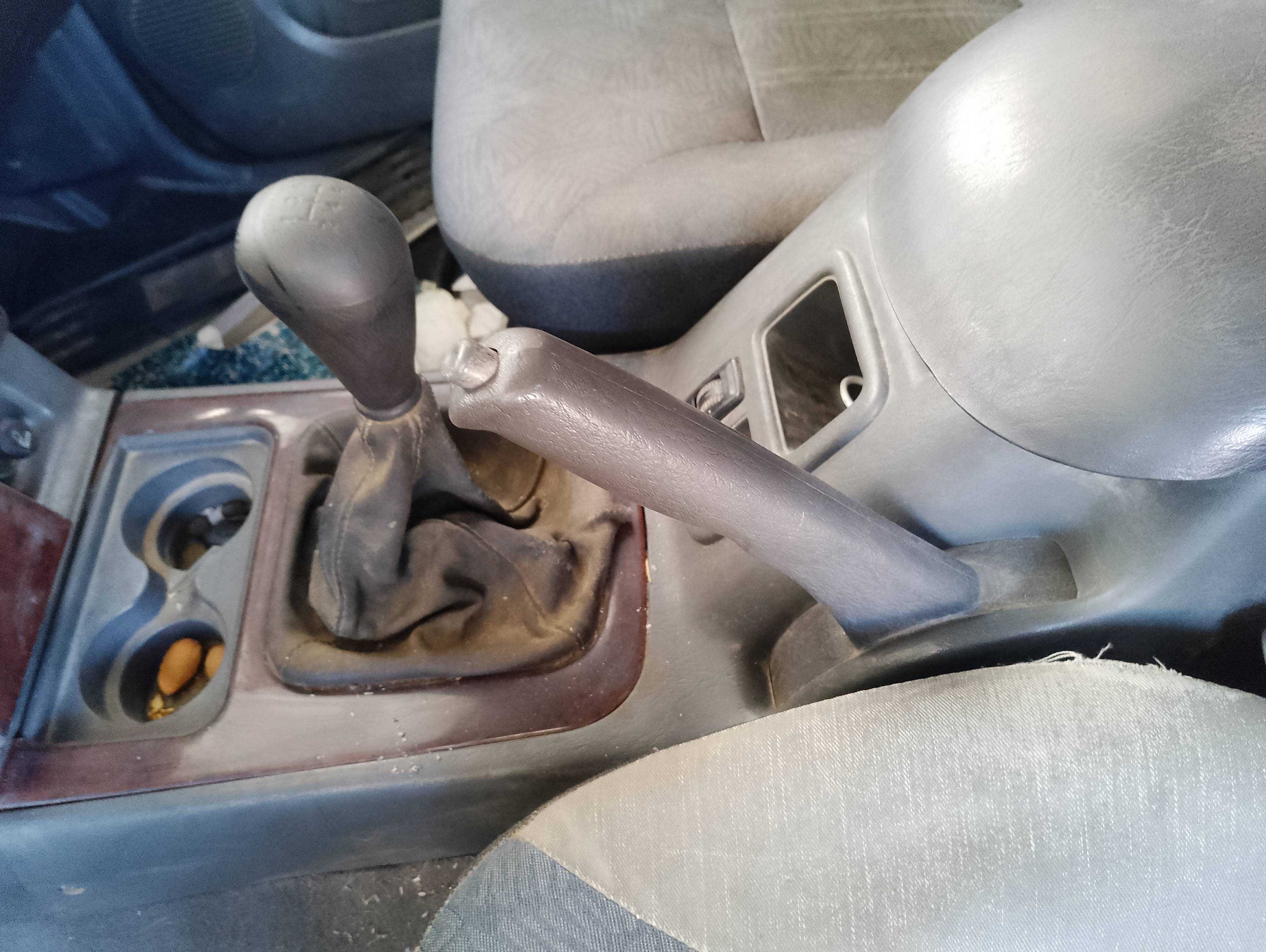 Recambio de palanca freno para ssangyong musso 4x4 wagon referencia OEM IAM   