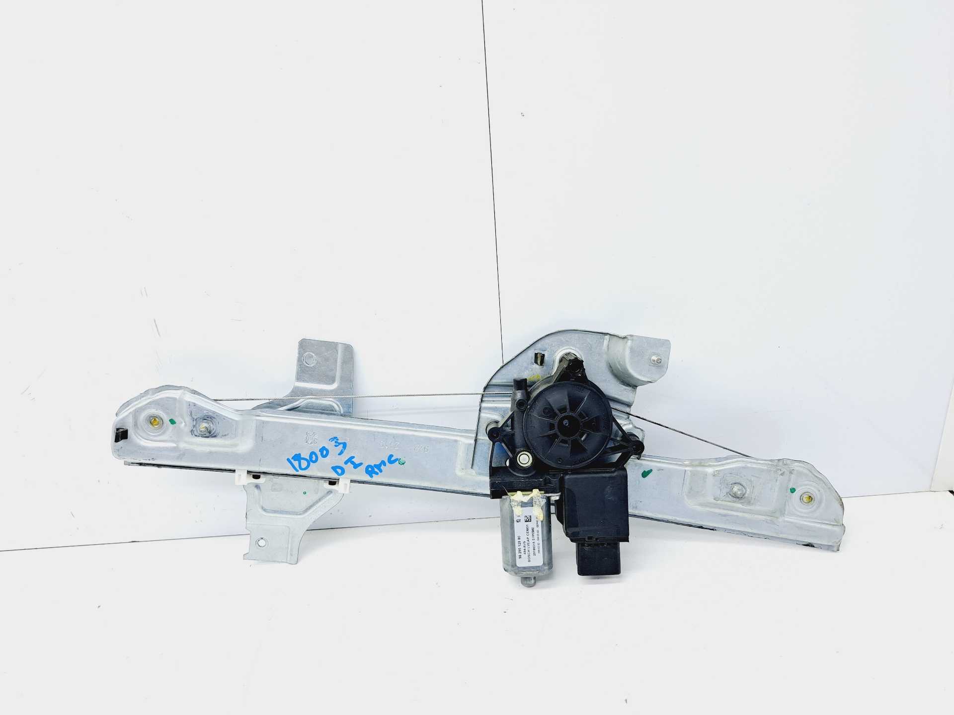 Recambio de elevalunas delantero izquierdo para peugeot 2008 (--.2013) allure referencia OEM IAM 9829612880 0130824259 BOSCH