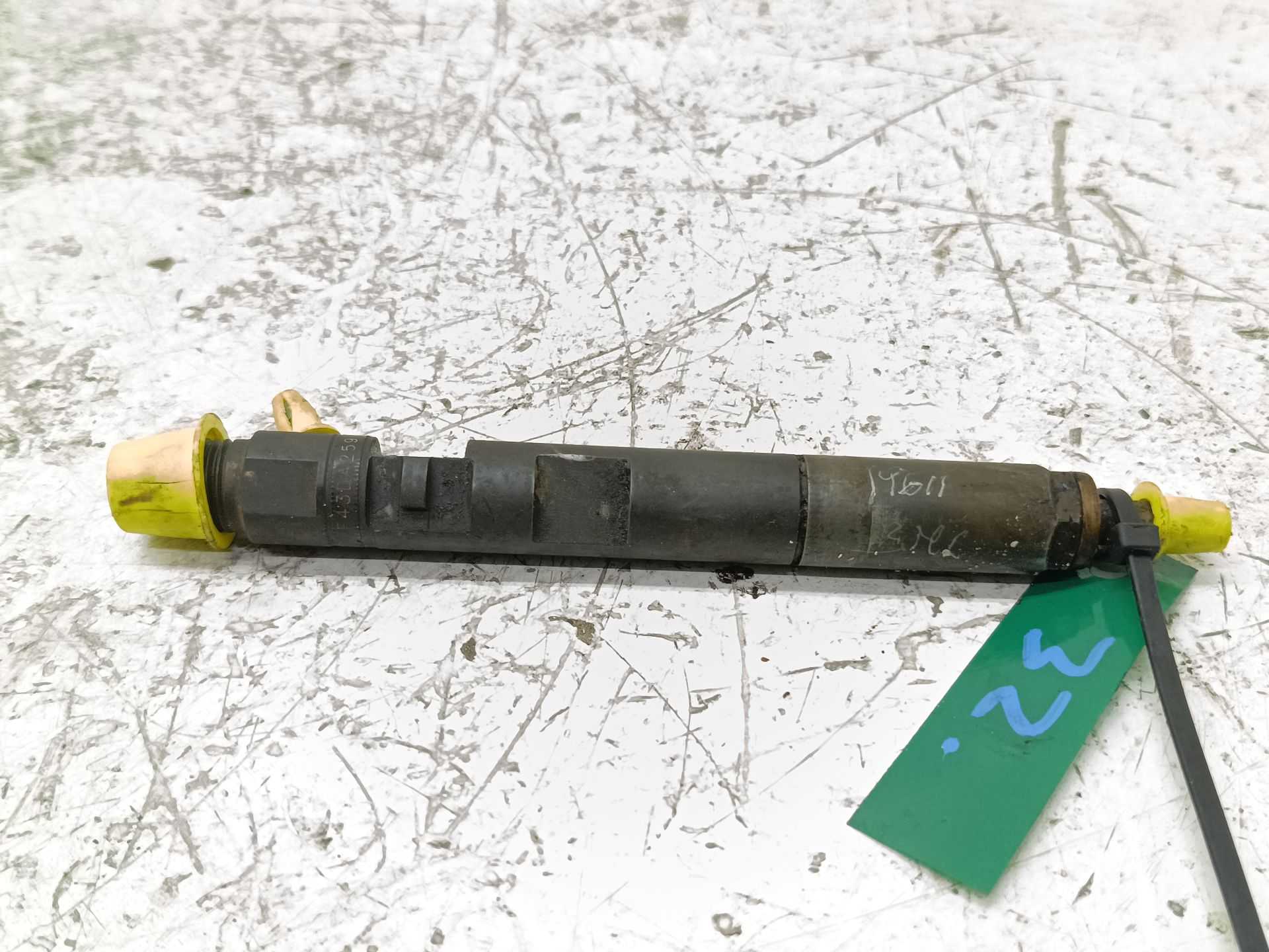 Recambio de inyector para renault kangoo (f/kc0) alize referencia OEM IAM 8200049876 28232242 