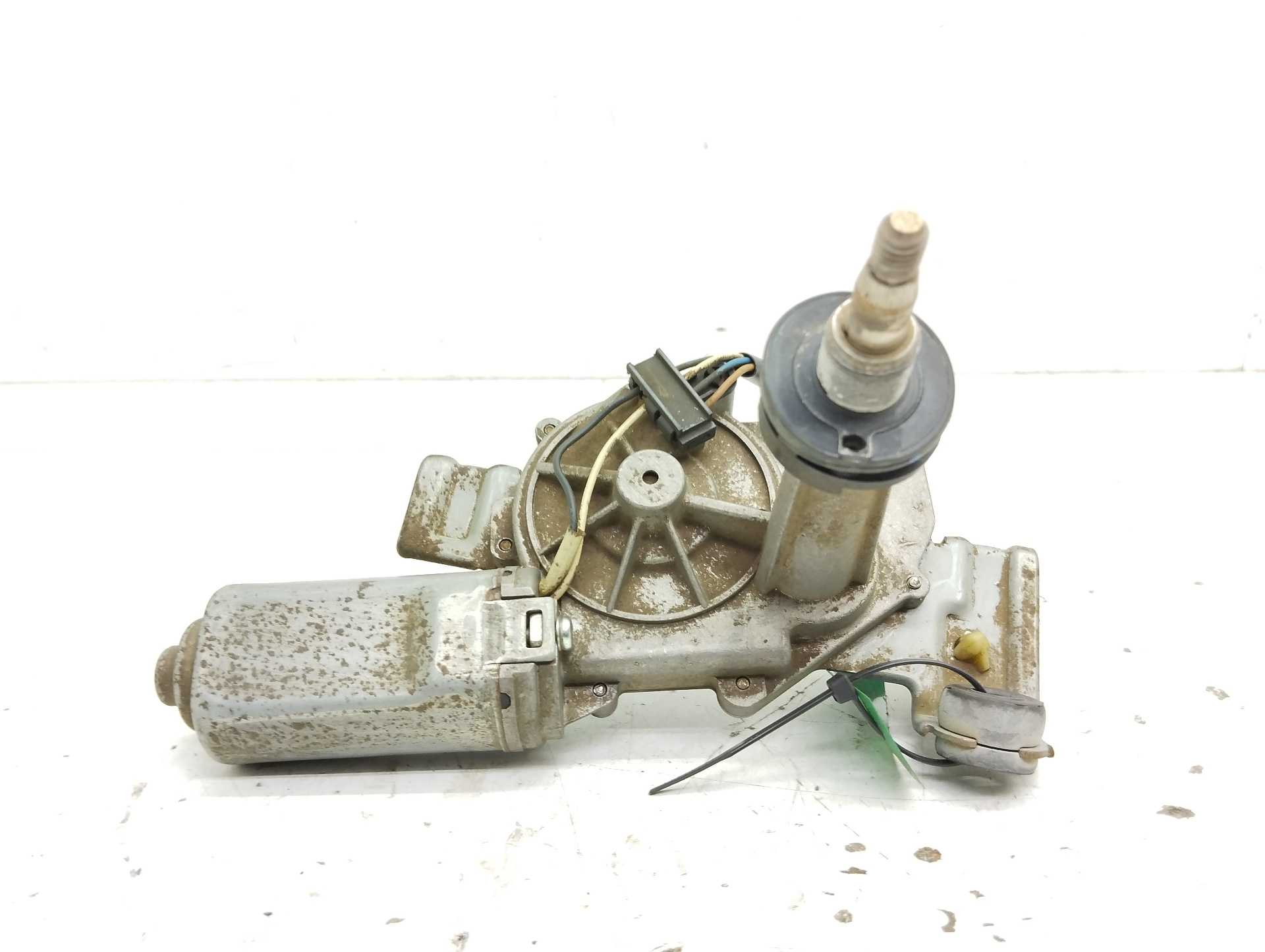 Recambio de motor limpia trasero para ssangyong actyon 200 xdi referencia OEM IAM 8615031000  