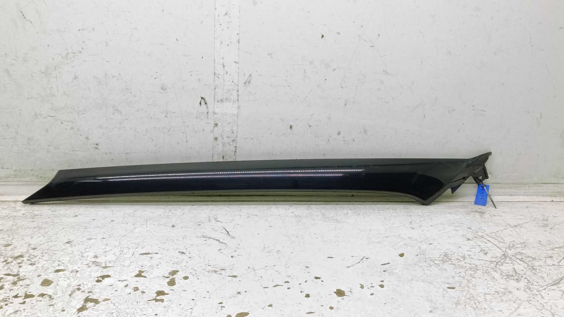 Recambio de molduras delanteras para land rover range rover evoque (l551) 2.0 d150 mhev 4x4 referencia OEM IAM BJ32025A52AJ  